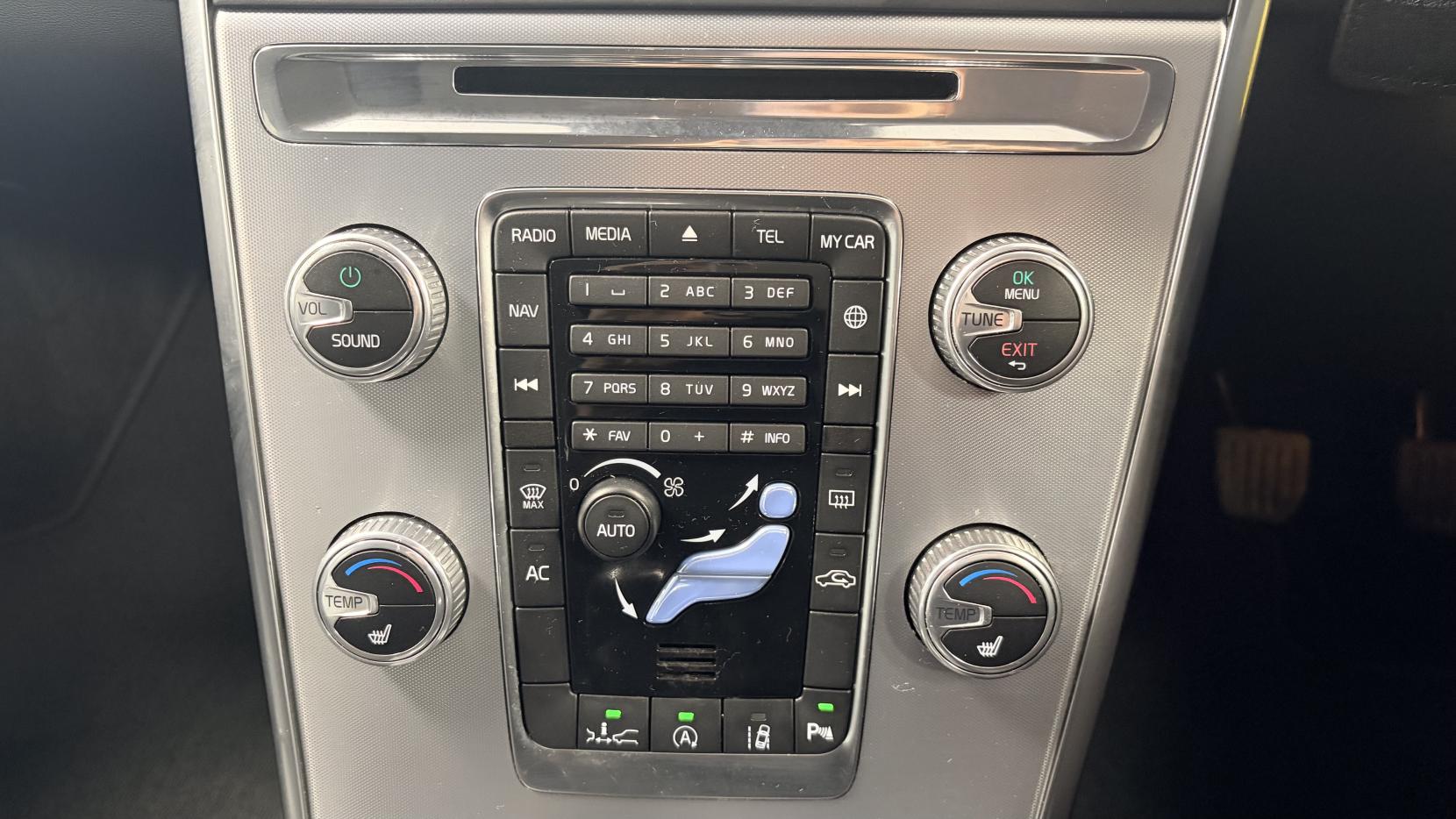 Volvo XC60 2.0 D4 SE Nav SUV 5dr Diesel Manual Euro 6 (s/s) (190 ps)