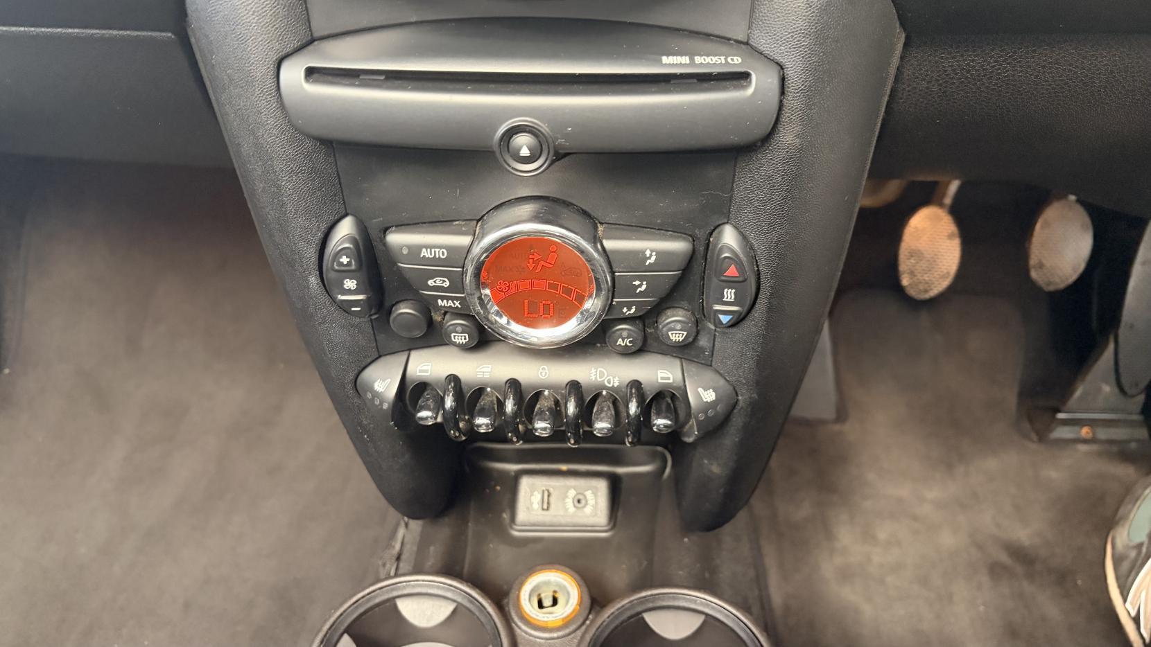 MINI Convertible 1.6 Cooper D Convertible 2dr Diesel Manual Euro 5 (s/s) (112 ps)