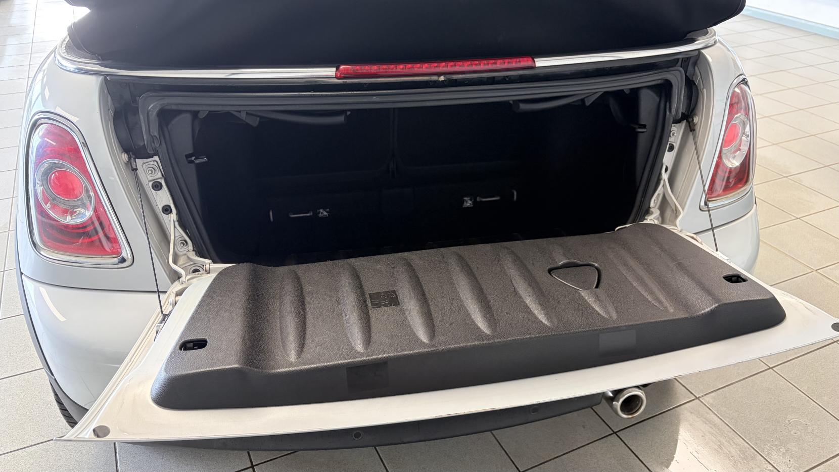 MINI Convertible 1.6 Cooper D Convertible 2dr Diesel Manual Euro 5 (s/s) (112 ps)