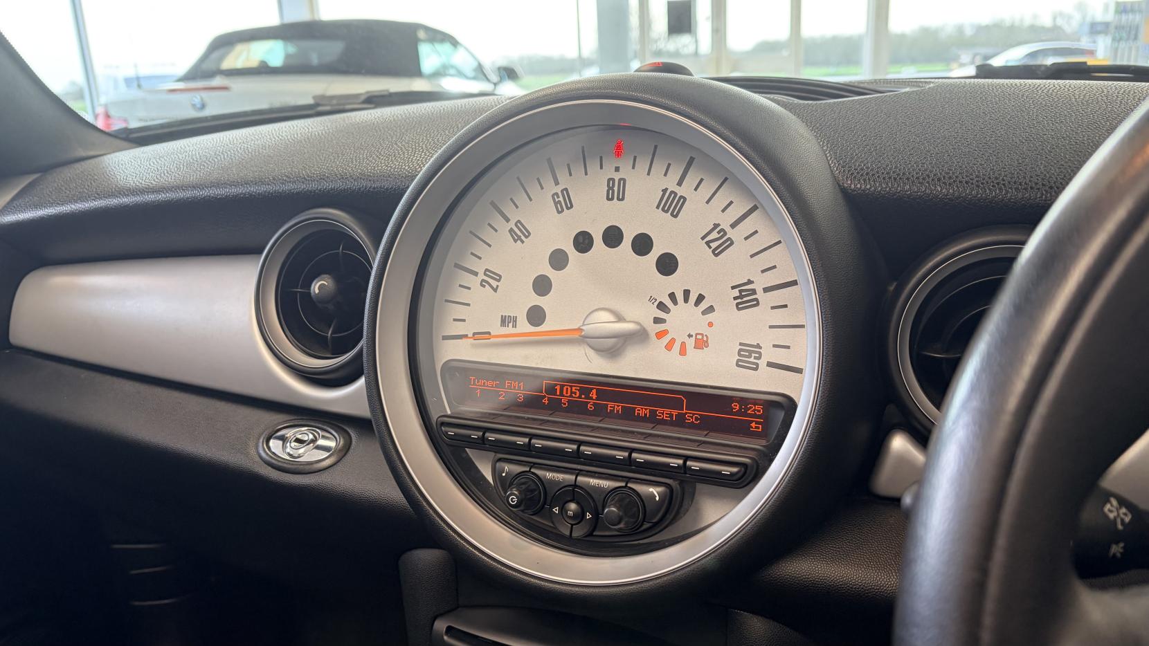 MINI Convertible 1.6 Cooper D Convertible 2dr Diesel Manual Euro 5 (s/s) (112 ps)