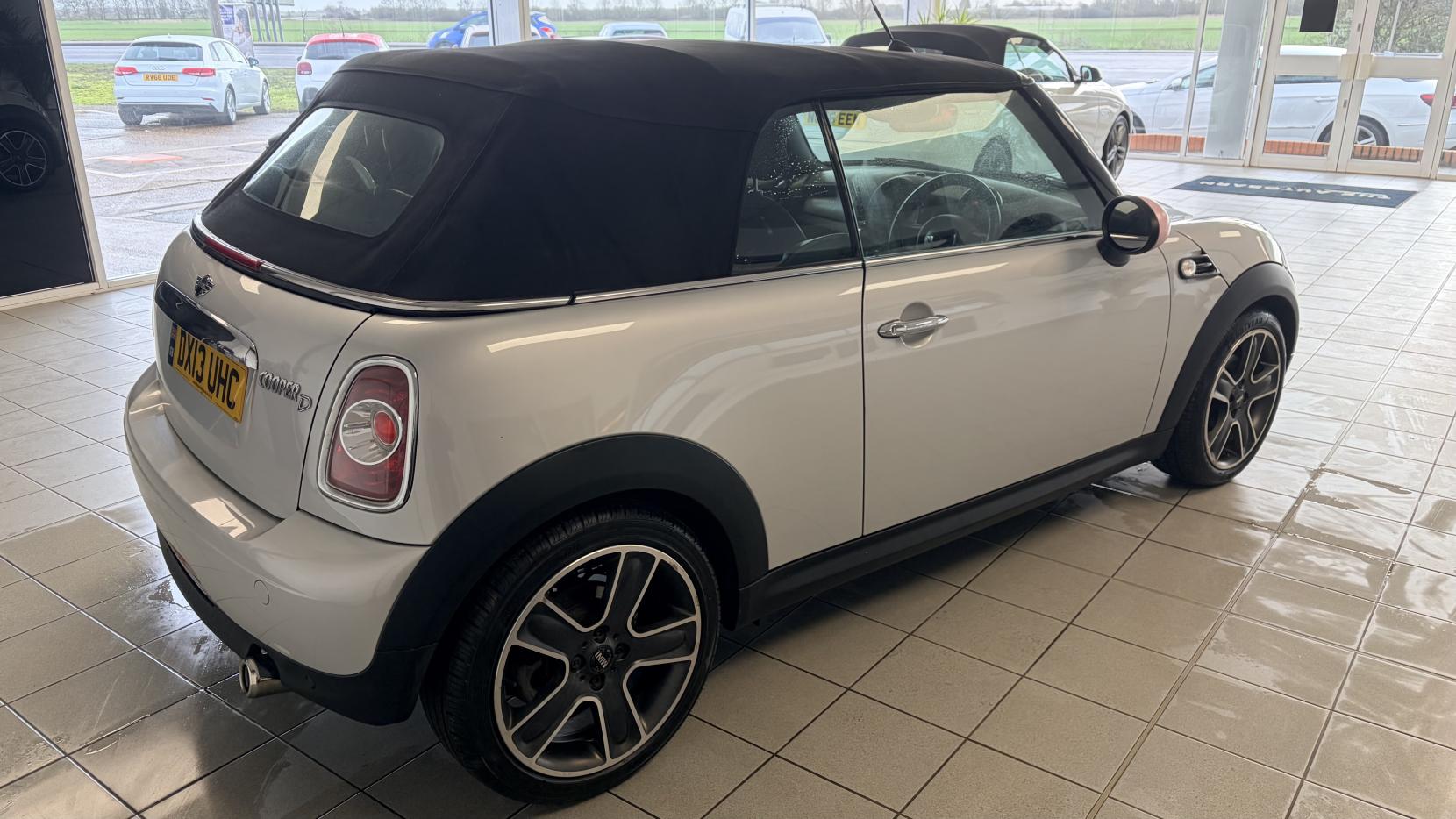 MINI Convertible 1.6 Cooper D Convertible 2dr Diesel Manual Euro 5 (s/s) (112 ps)