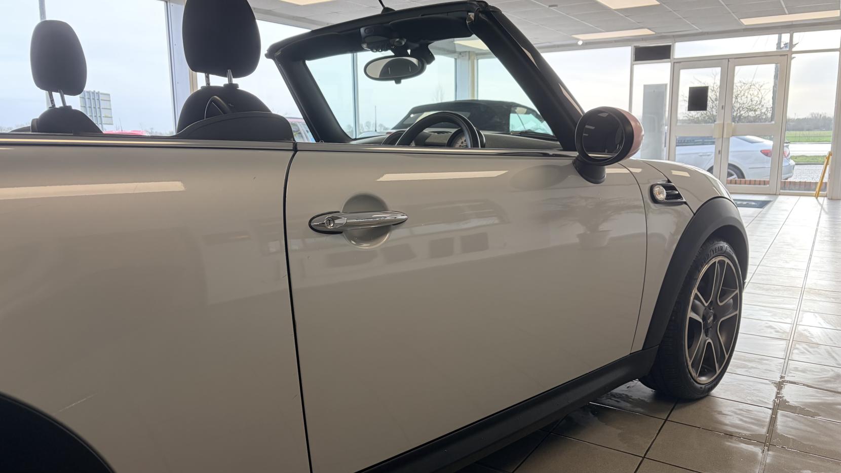 MINI Convertible 1.6 Cooper D Convertible 2dr Diesel Manual Euro 5 (s/s) (112 ps)