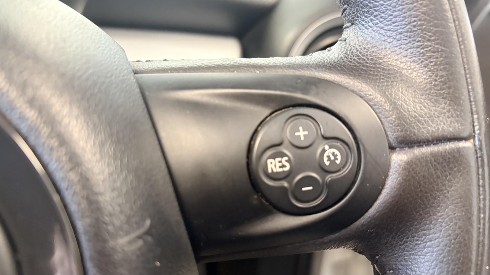 MINI Convertible 1.6 Cooper D Convertible 2dr Diesel Manual Euro 5 (s/s) (112 ps)