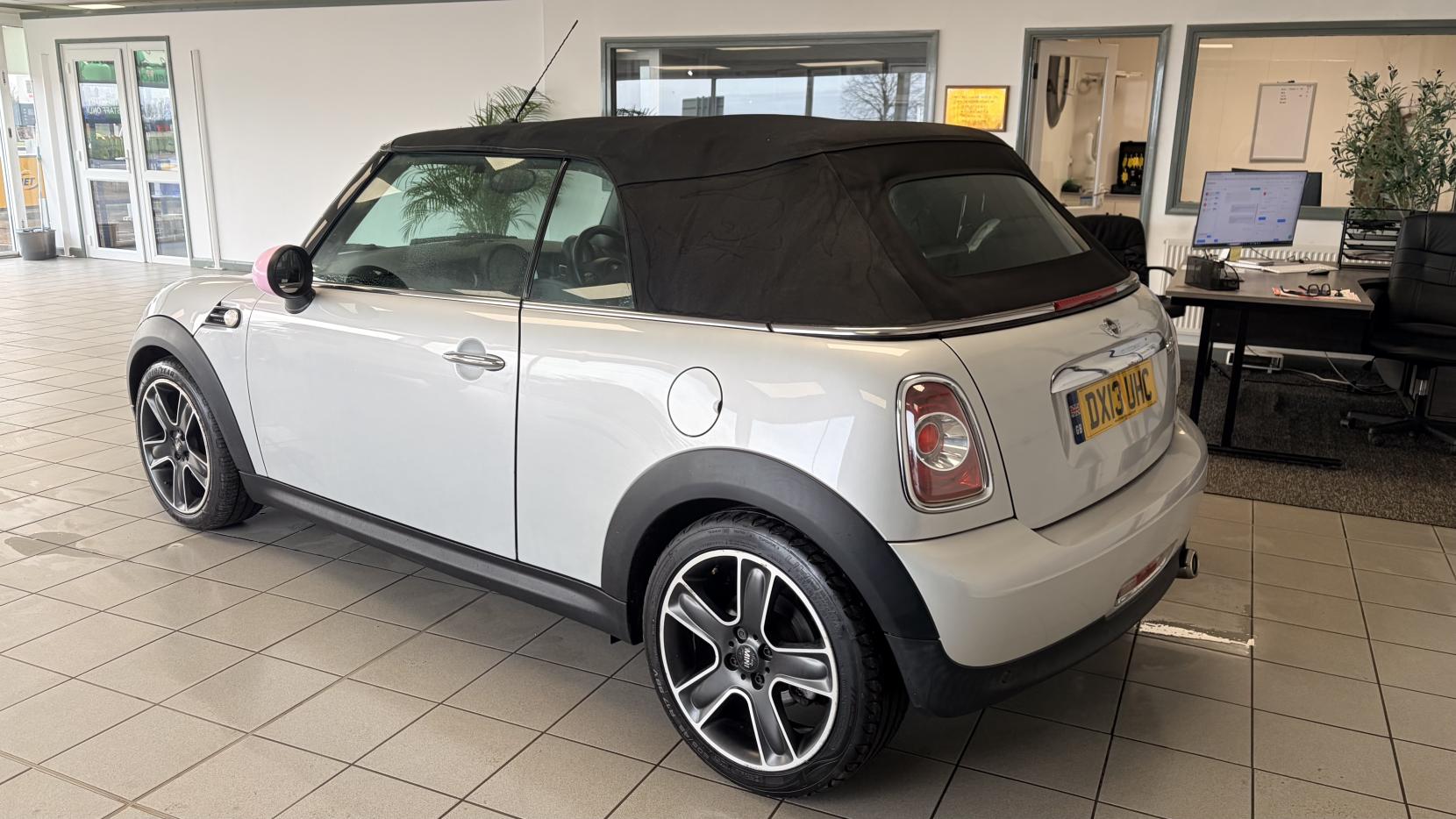 MINI Convertible 1.6 Cooper D Convertible 2dr Diesel Manual Euro 5 (s/s) (112 ps)