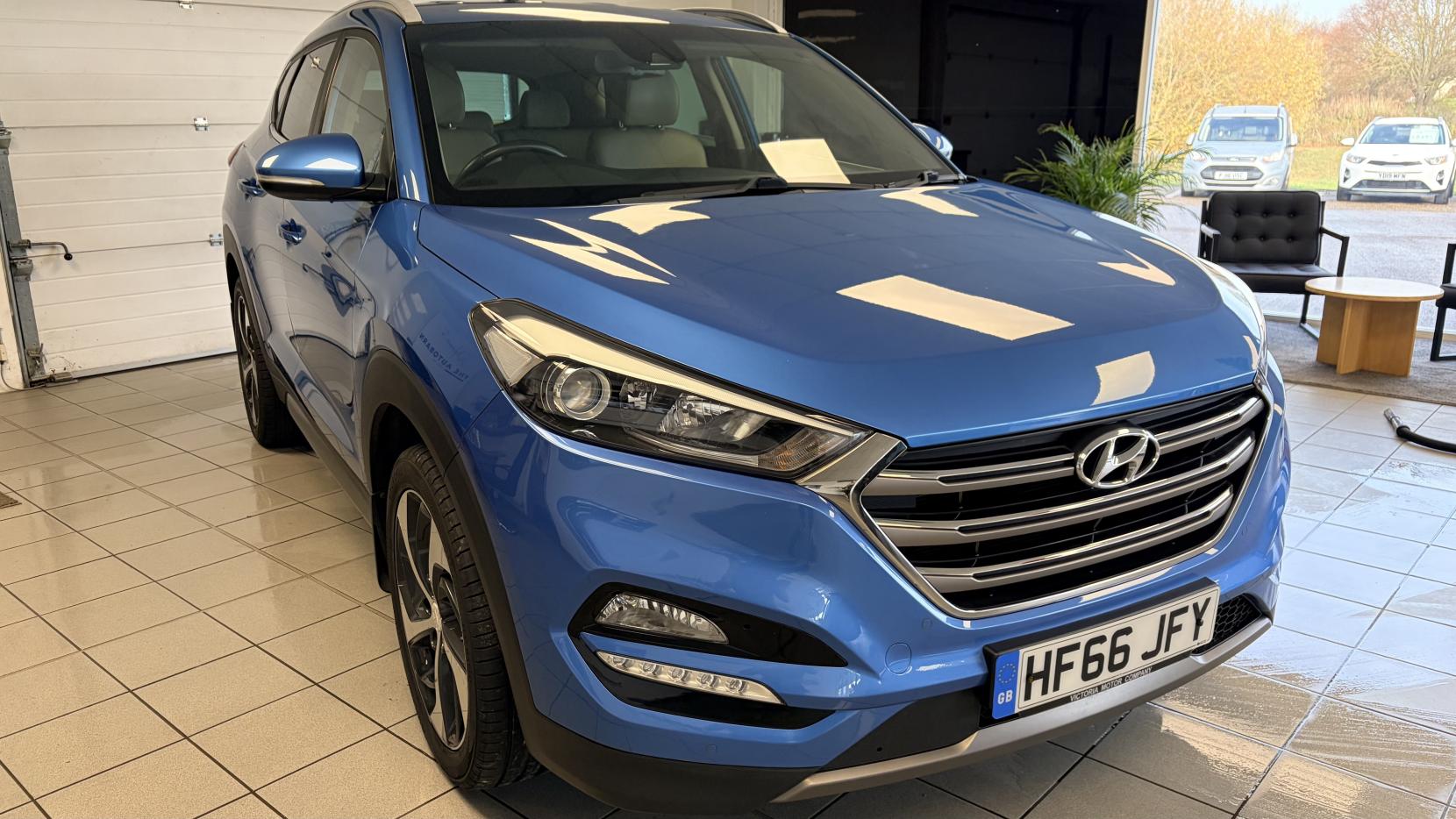Hyundai TUCSON 2.0 CRDi Premium SUV 5dr Diesel Manual 4WD Euro 6 (136 ps)