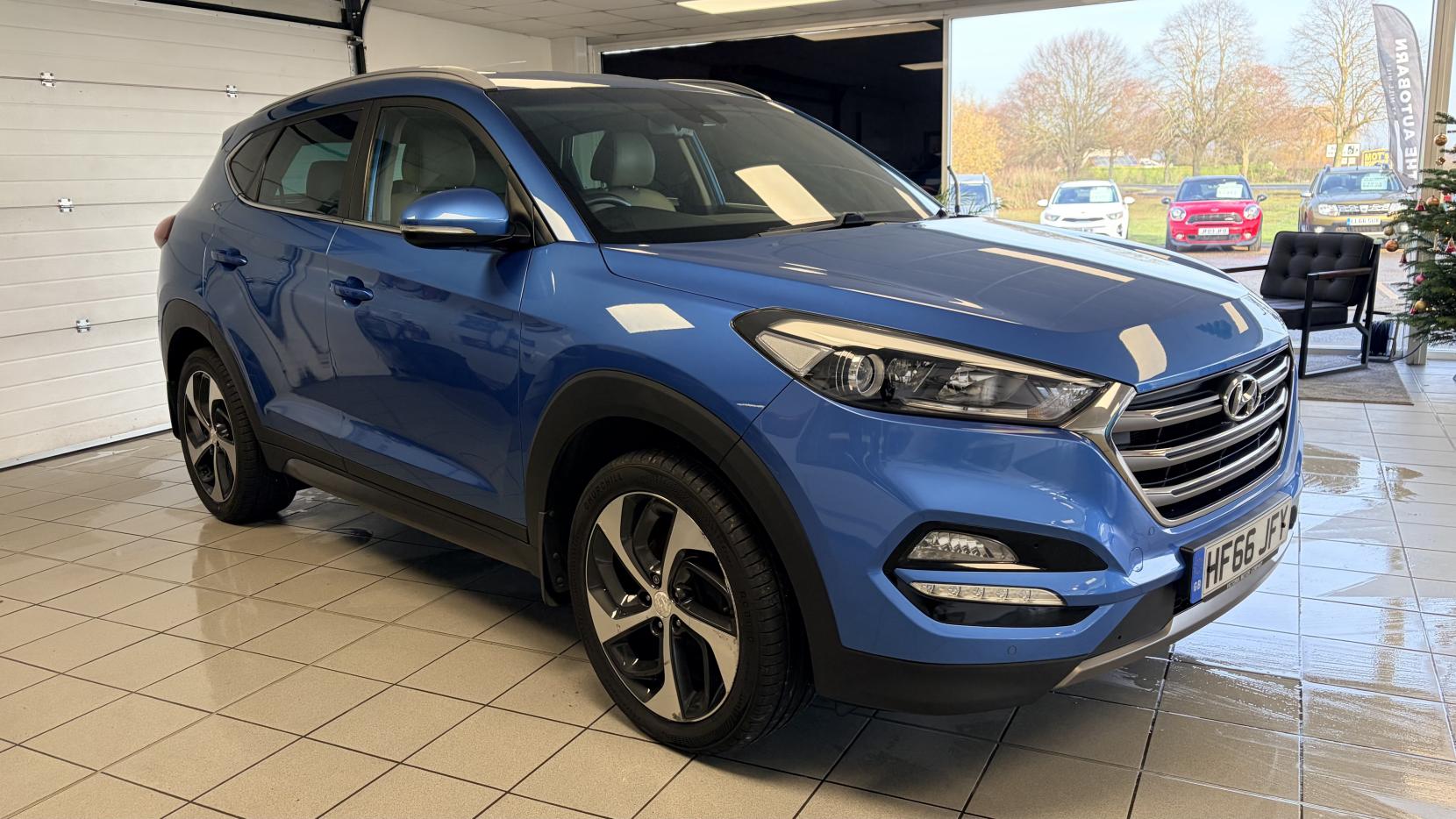 Hyundai TUCSON 2.0 CRDi Premium SUV 5dr Diesel Manual 4WD Euro 6 (136 ps)