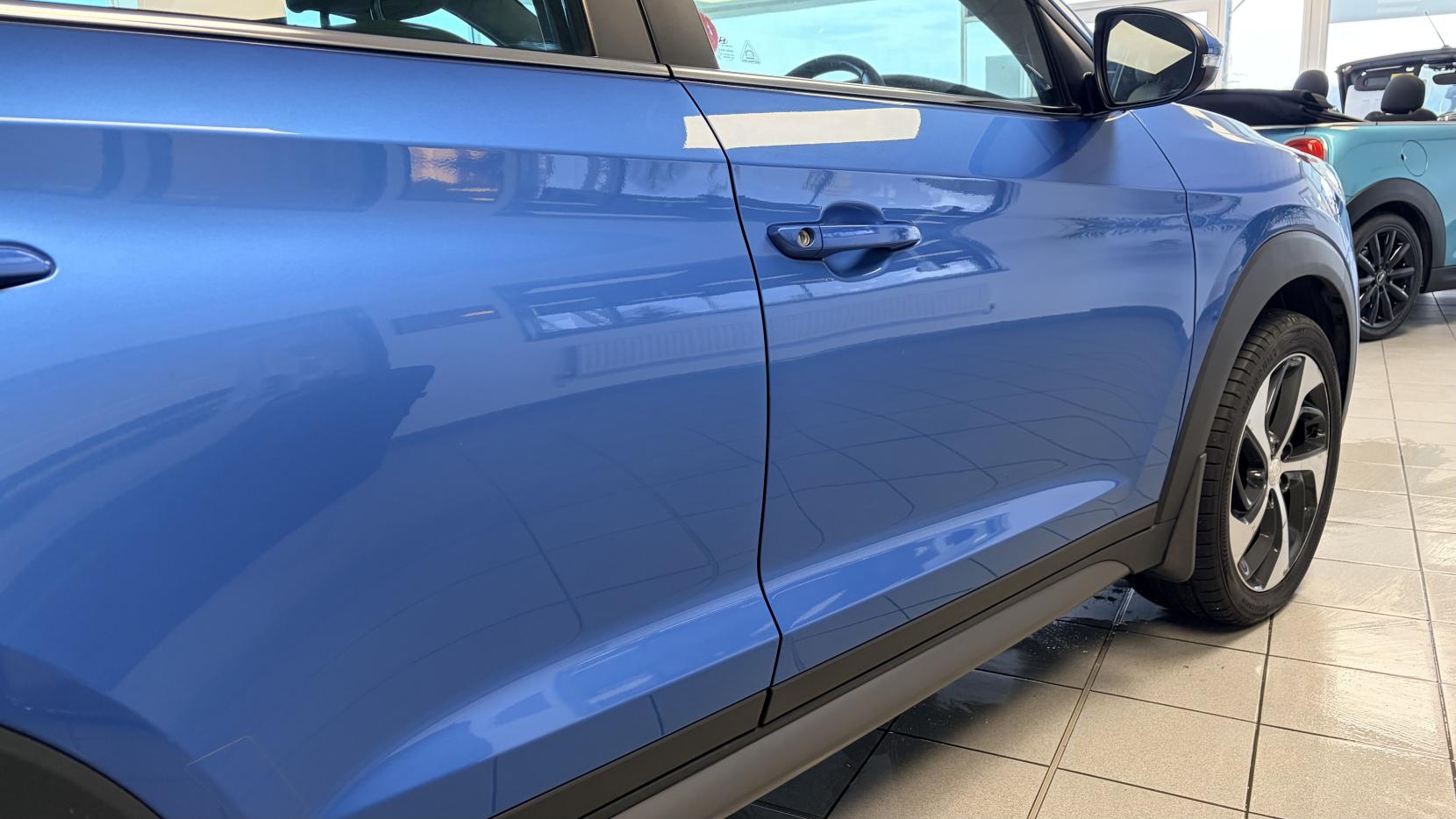 Hyundai TUCSON 2.0 CRDi Premium SUV 5dr Diesel Manual 4WD Euro 6 (136 ps)