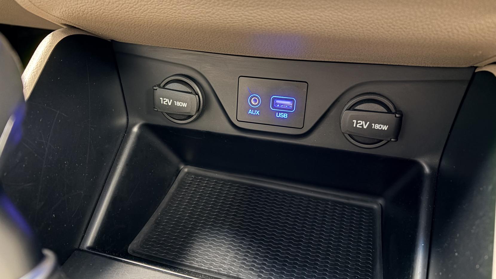 Hyundai TUCSON 2.0 CRDi Premium SUV 5dr Diesel Manual 4WD Euro 6 (136 ps)