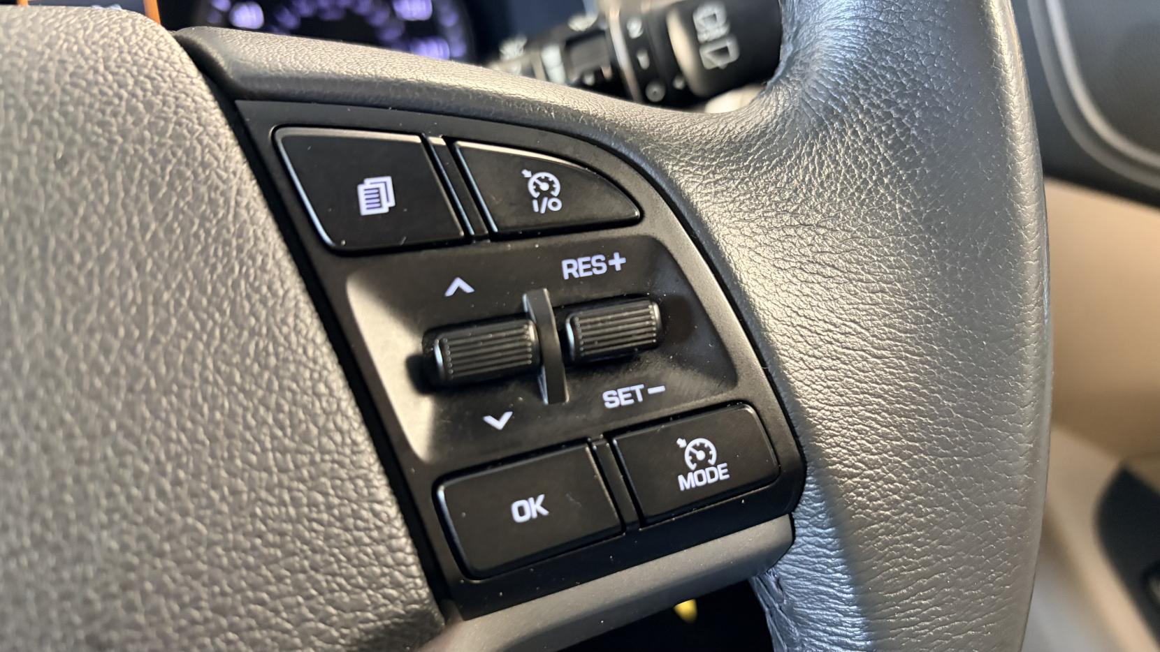 Hyundai TUCSON 2.0 CRDi Premium SUV 5dr Diesel Manual 4WD Euro 6 (136 ps)