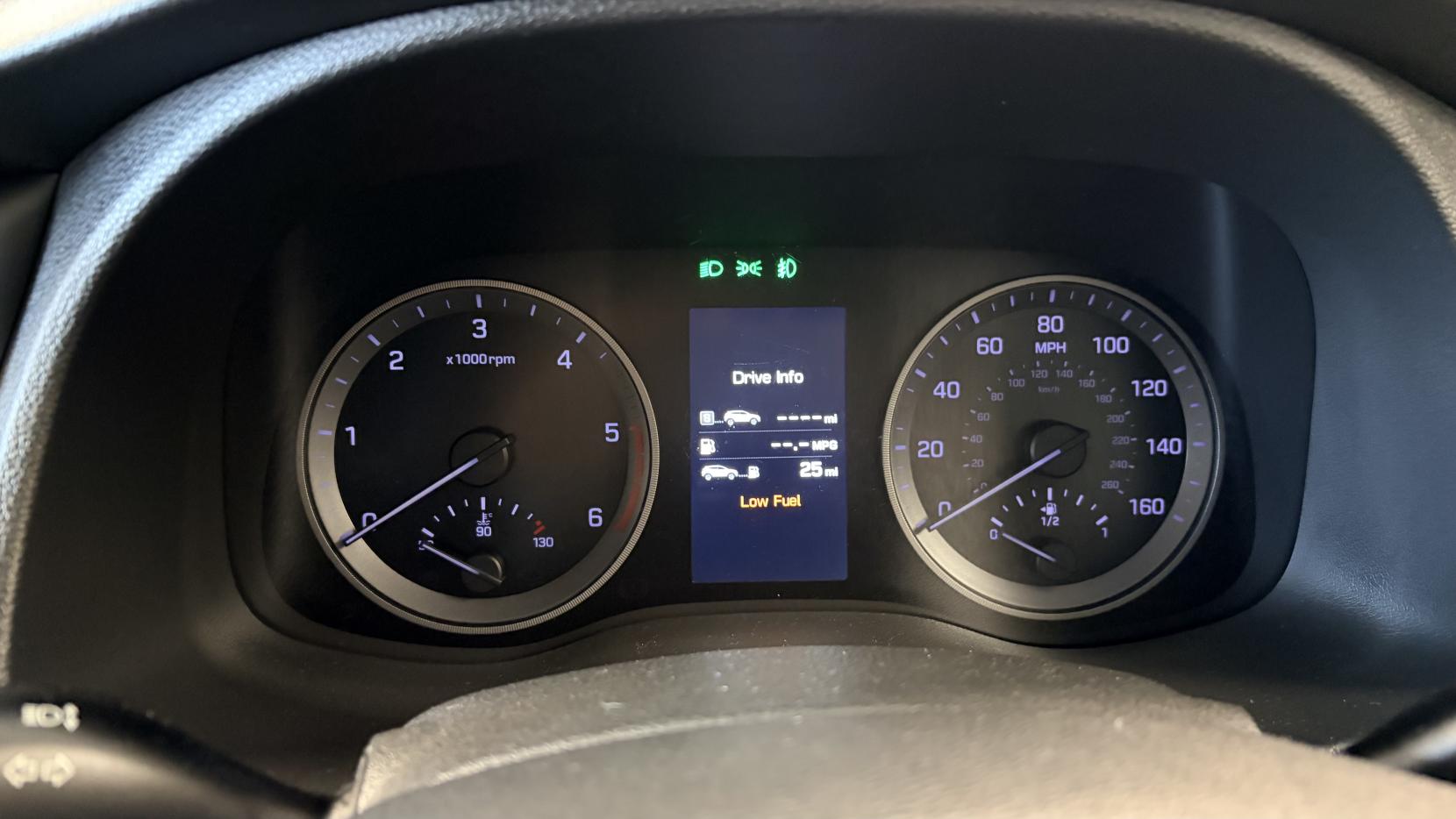 Hyundai TUCSON 2.0 CRDi Premium SUV 5dr Diesel Manual 4WD Euro 6 (136 ps)