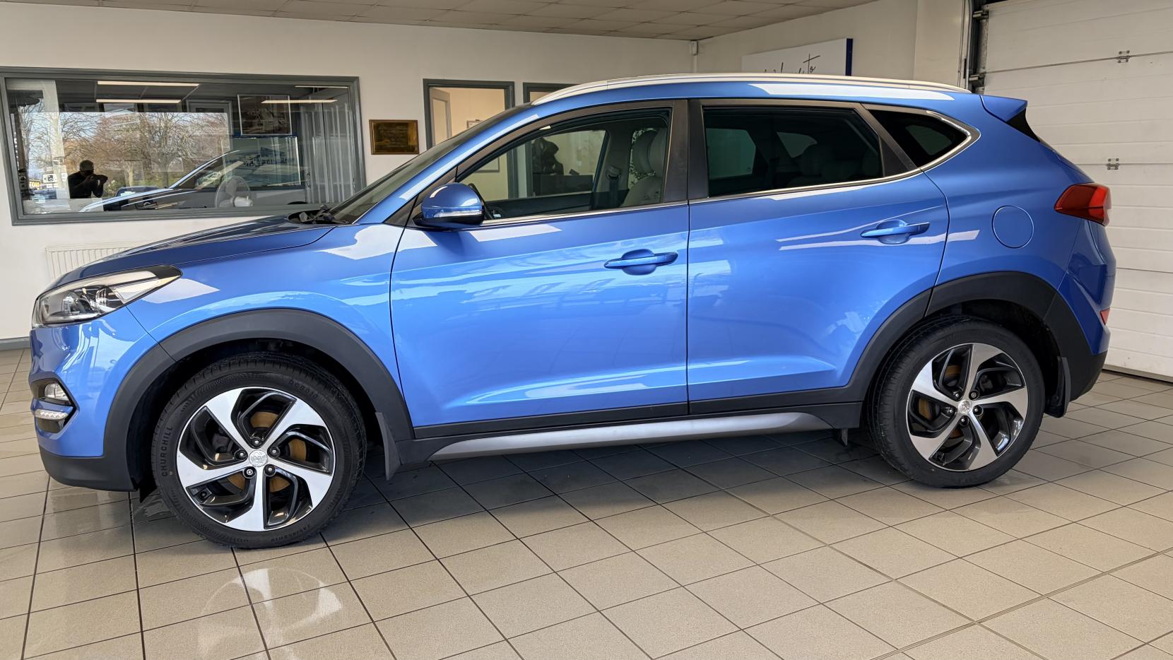 Hyundai TUCSON 2.0 CRDi Premium SUV 5dr Diesel Manual 4WD Euro 6 (136 ps)