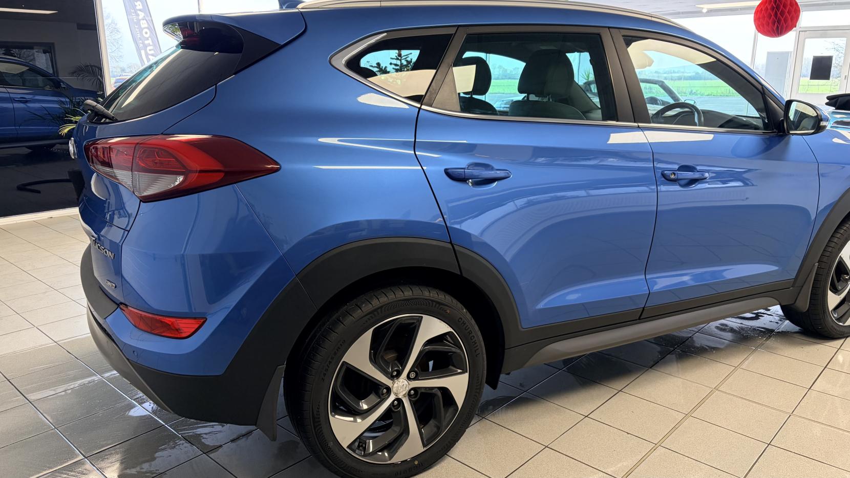 Hyundai TUCSON 2.0 CRDi Premium SUV 5dr Diesel Manual 4WD Euro 6 (136 ps)