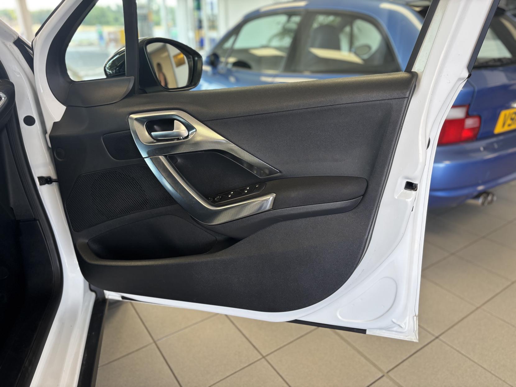 Peugeot 2008 1.6 BlueHDi Allure SUV 5dr Diesel Manual Euro 6 (s/s) (100 ps)