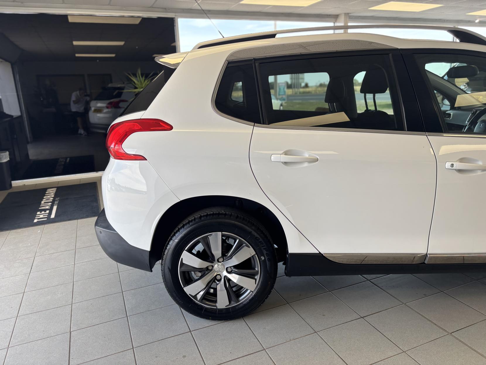 Peugeot 2008 1.6 BlueHDi Allure SUV 5dr Diesel Manual Euro 6 (s/s) (100 ps)