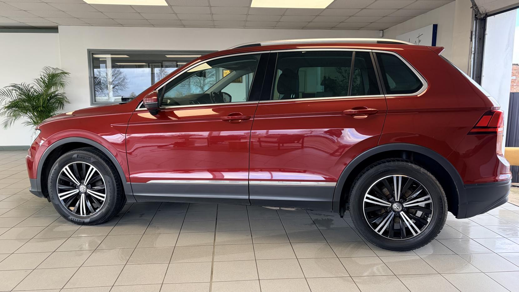 Volkswagen Tiguan 2.0 TDI SE Navigation SUV 5dr Diesel Manual Euro 6 (s/s) (150 ps)