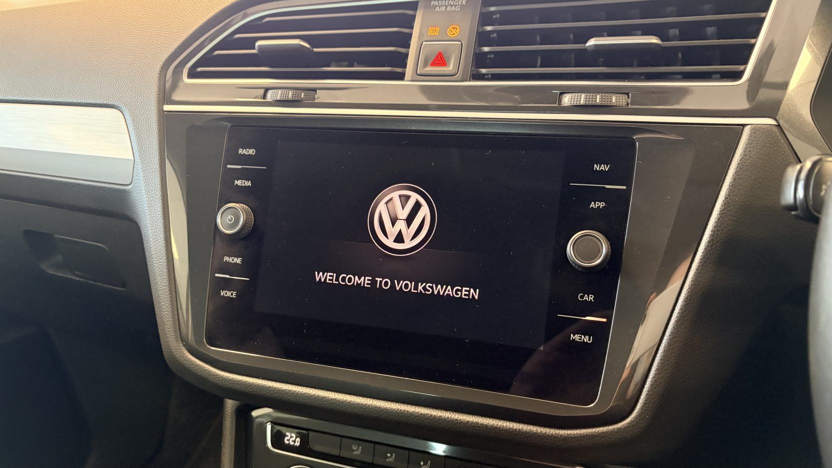 Volkswagen Tiguan 2.0 TDI SE Navigation SUV 5dr Diesel Manual Euro 6 (s/s) (150 ps)