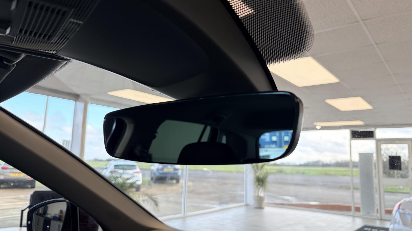 Volkswagen Tiguan 2.0 TDI SE Navigation SUV 5dr Diesel Manual Euro 6 (s/s) (150 ps)