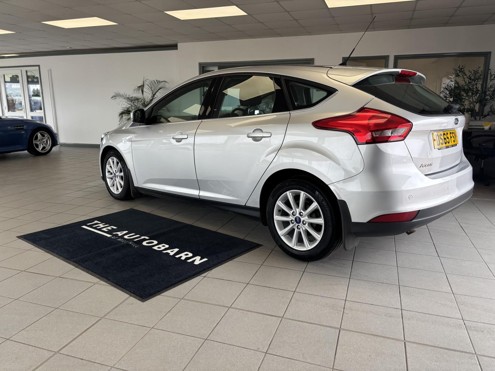 Ford Focus 1.6 TDCi Titanium Hatchback 5dr Diesel Manual Euro 5 (s/s) (115 ps)