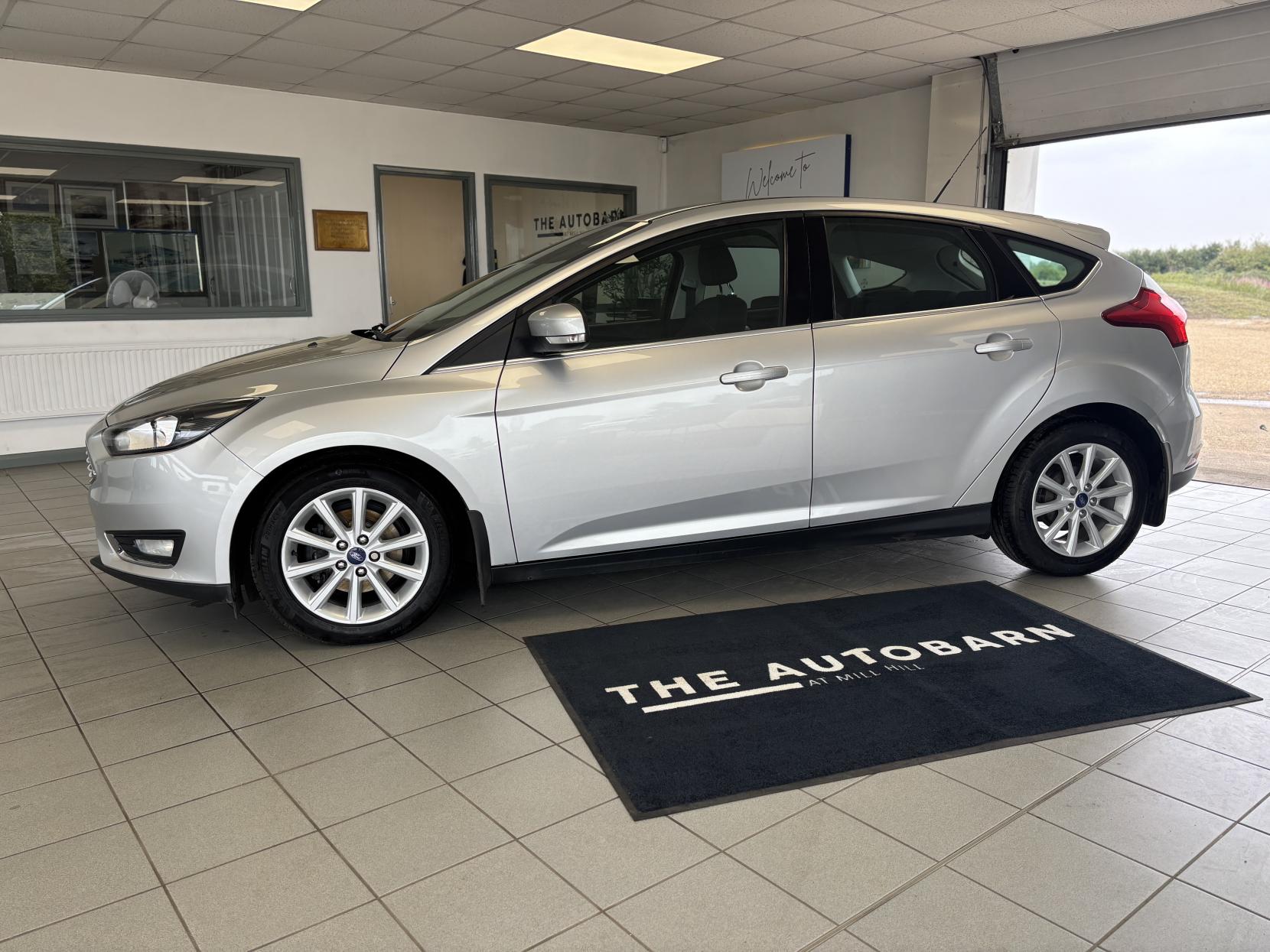 Ford Focus 1.6 TDCi Titanium Hatchback 5dr Diesel Manual Euro 5 (s/s) (115 ps)