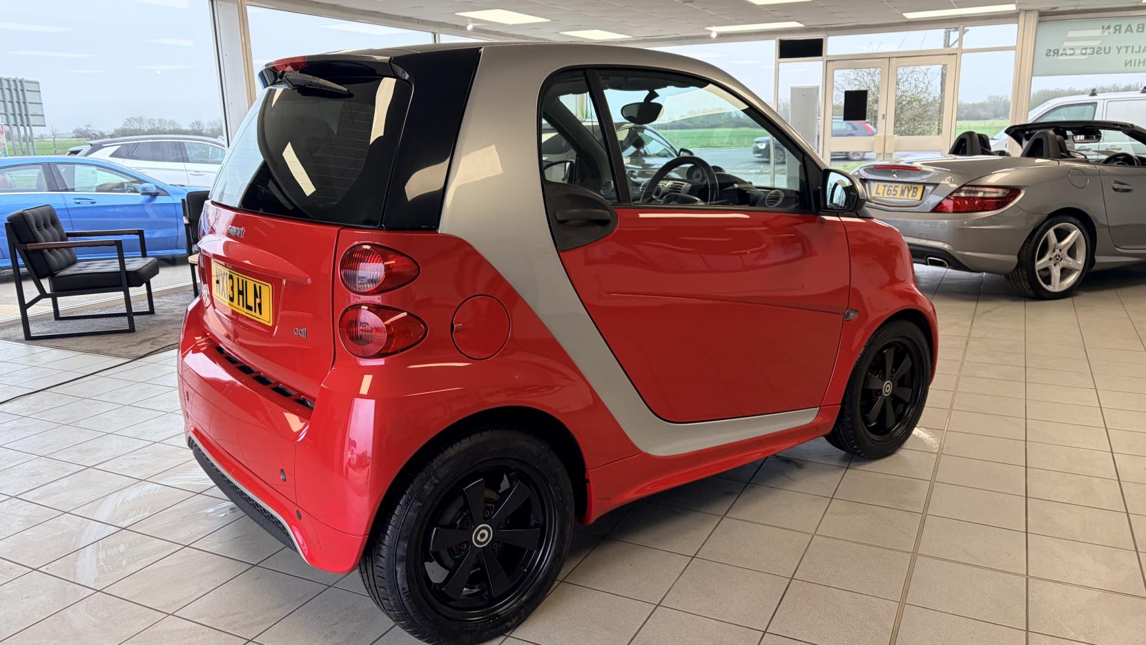 Smart fortwo 0.8 CDI Passion Coupe 2dr Diesel SoftTouch Euro 5 (54 bhp)