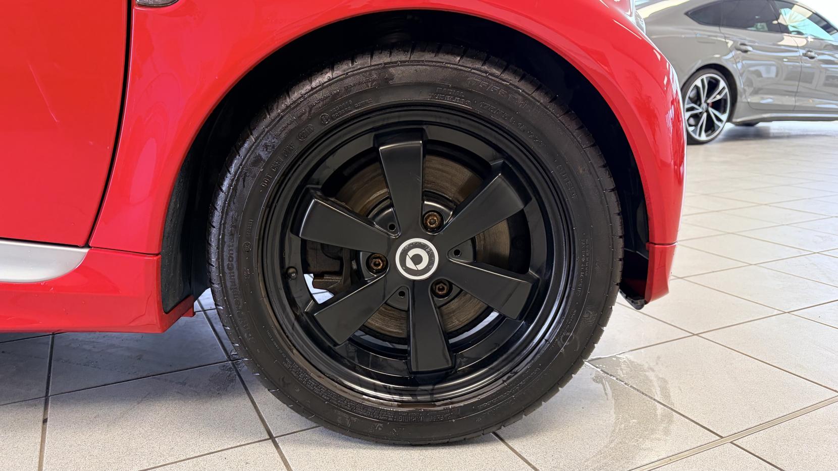 Smart fortwo 0.8 CDI Passion Coupe 2dr Diesel SoftTouch Euro 5 (54 bhp)