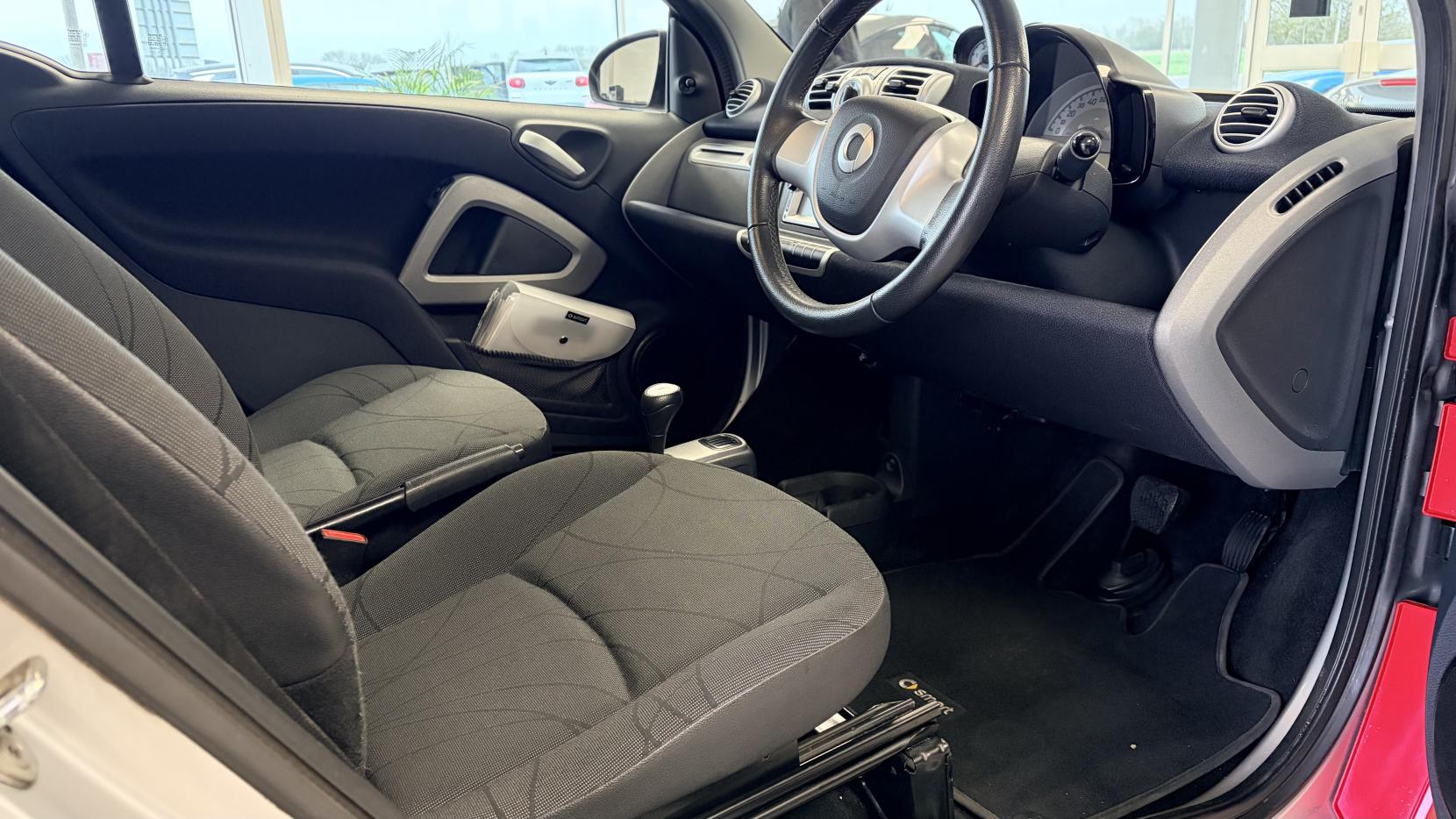 Smart fortwo 0.8 CDI Passion Coupe 2dr Diesel SoftTouch Euro 5 (54 bhp)