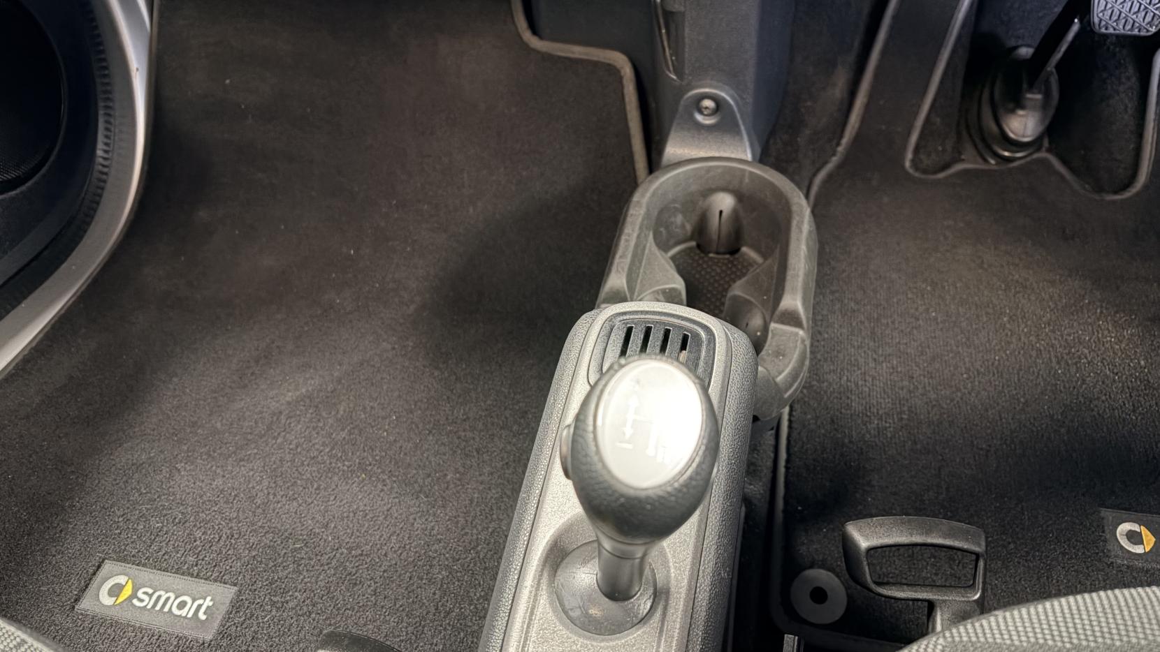 Smart fortwo 0.8 CDI Passion Coupe 2dr Diesel SoftTouch Euro 5 (54 bhp)