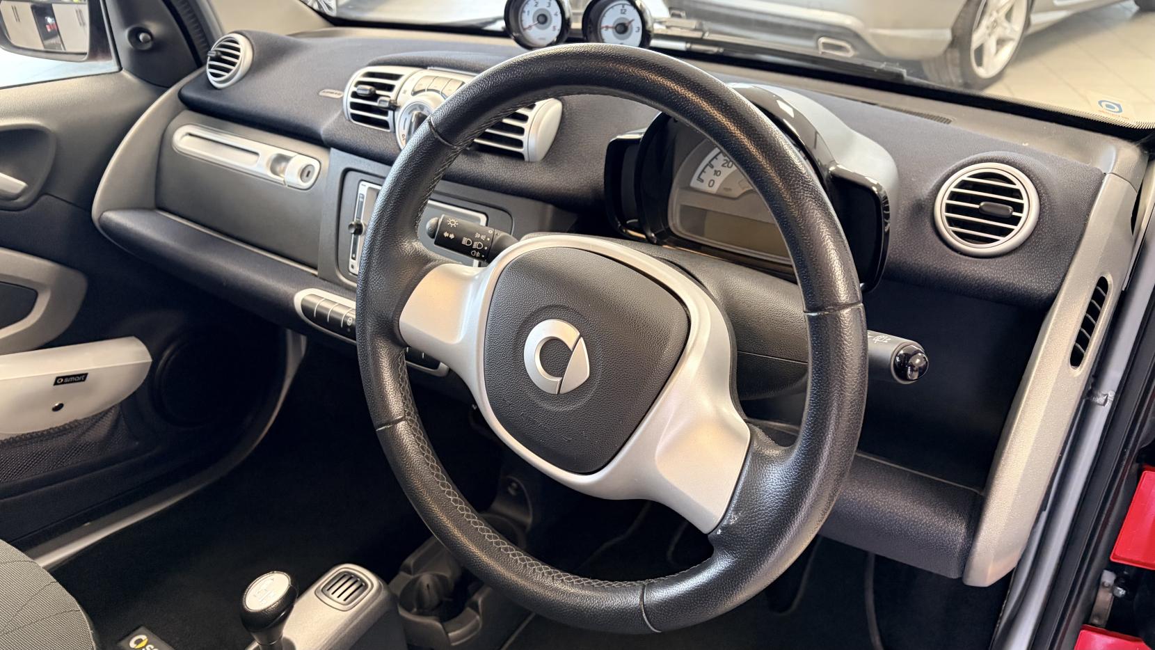 Smart fortwo 0.8 CDI Passion Coupe 2dr Diesel SoftTouch Euro 5 (54 bhp)