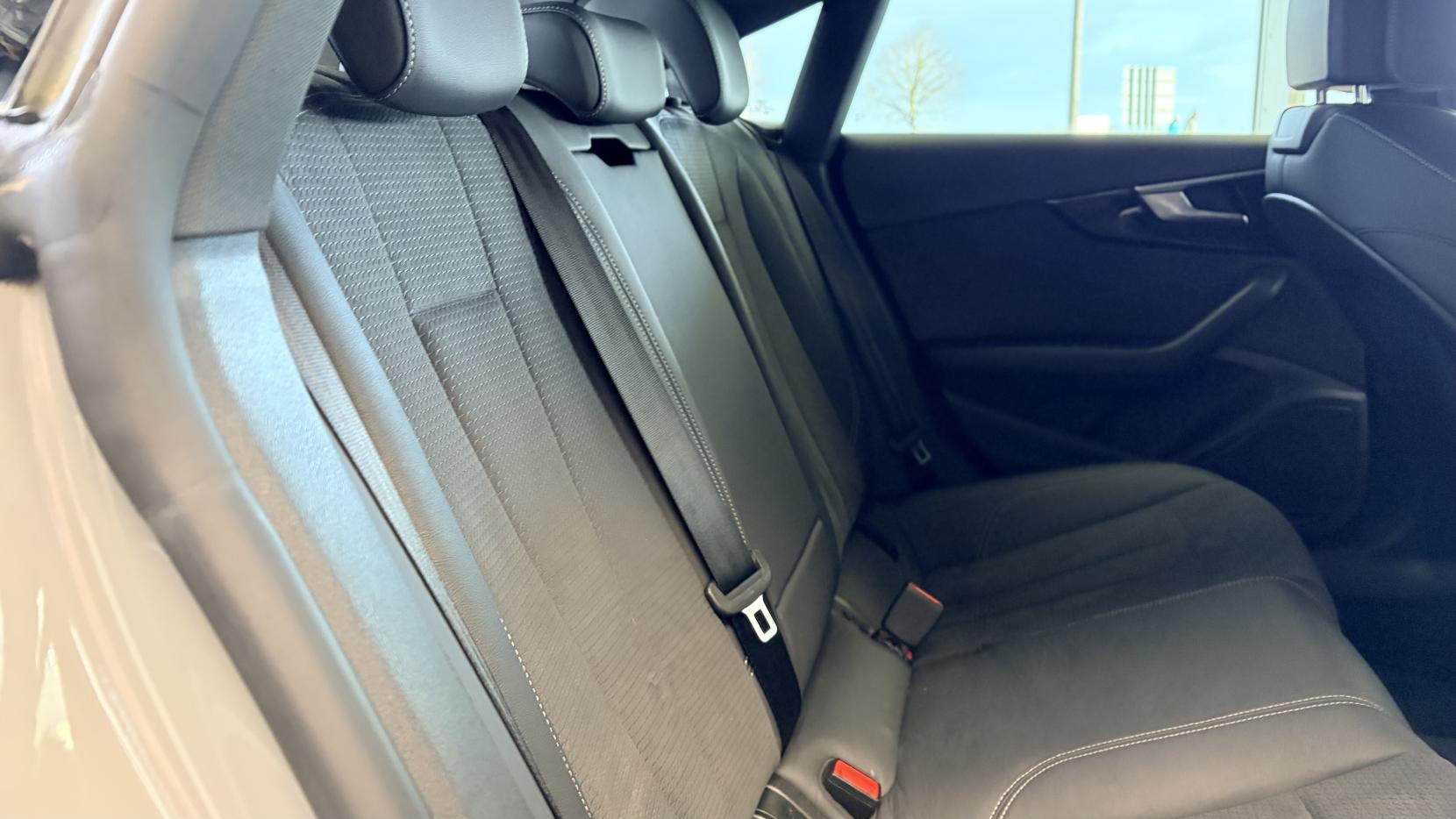 Audi A5 2.0 TFSI 40 Black Edition Sportback 5dr Petrol S Tronic Euro 6 (s/s) (204 ps)