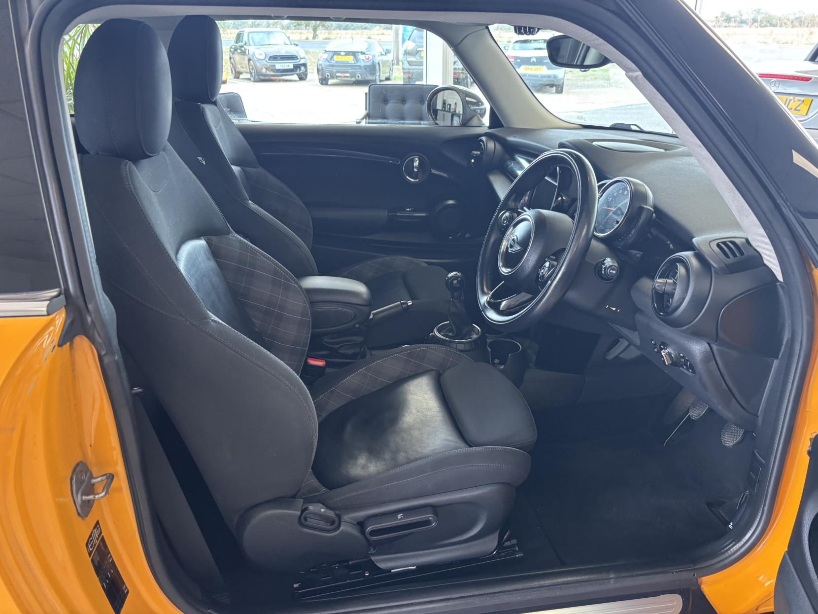 MINI Hatch 1.5 Cooper Hatchback 3dr Petrol Manual Euro 6 (s/s) (136 ps)