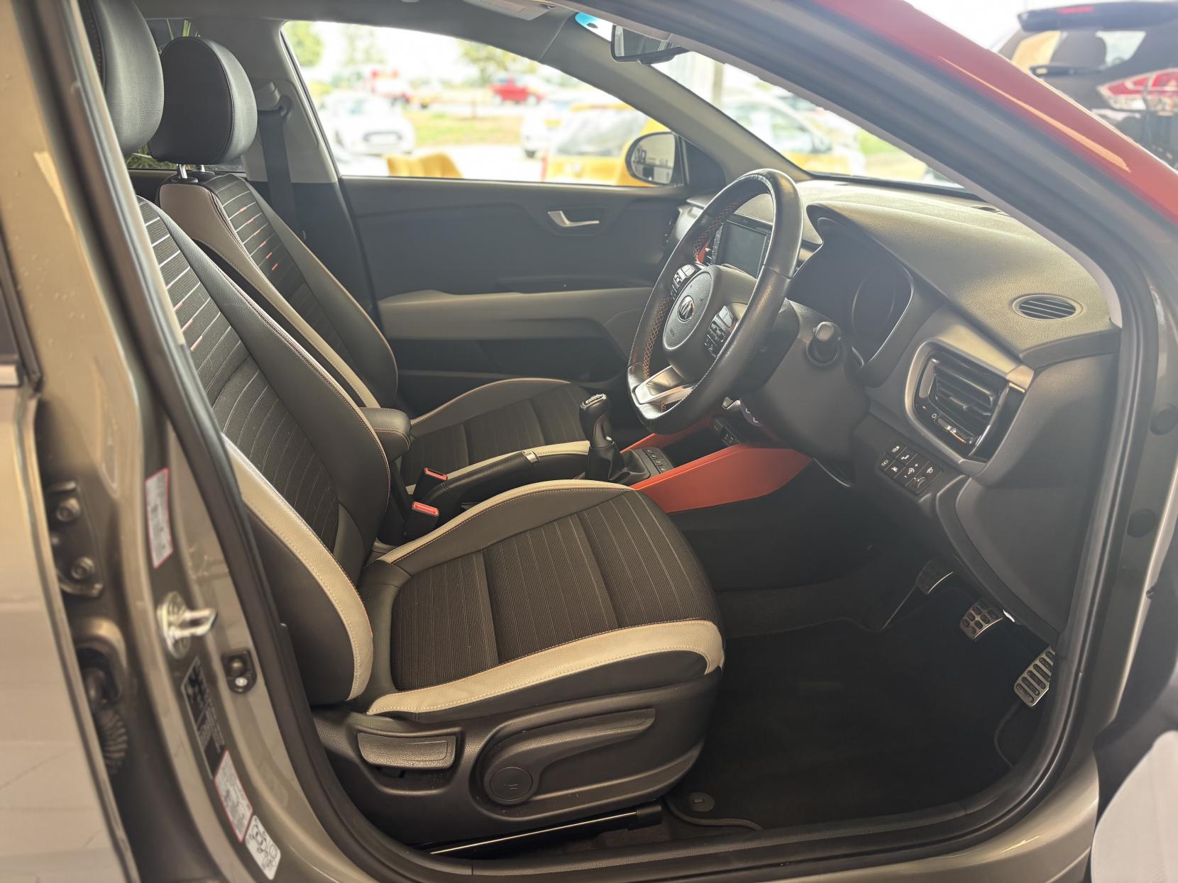 Kia Stonic 1.6 CRDi First Edition SUV 5dr Diesel Manual Euro 6 (s/s) (108 bhp)