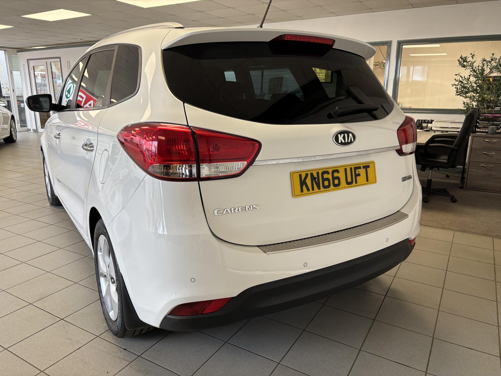 Kia Carens 1.7 CRDi 2 MPV 5dr Diesel Manual Euro 6 (s/s) (114 bhp)