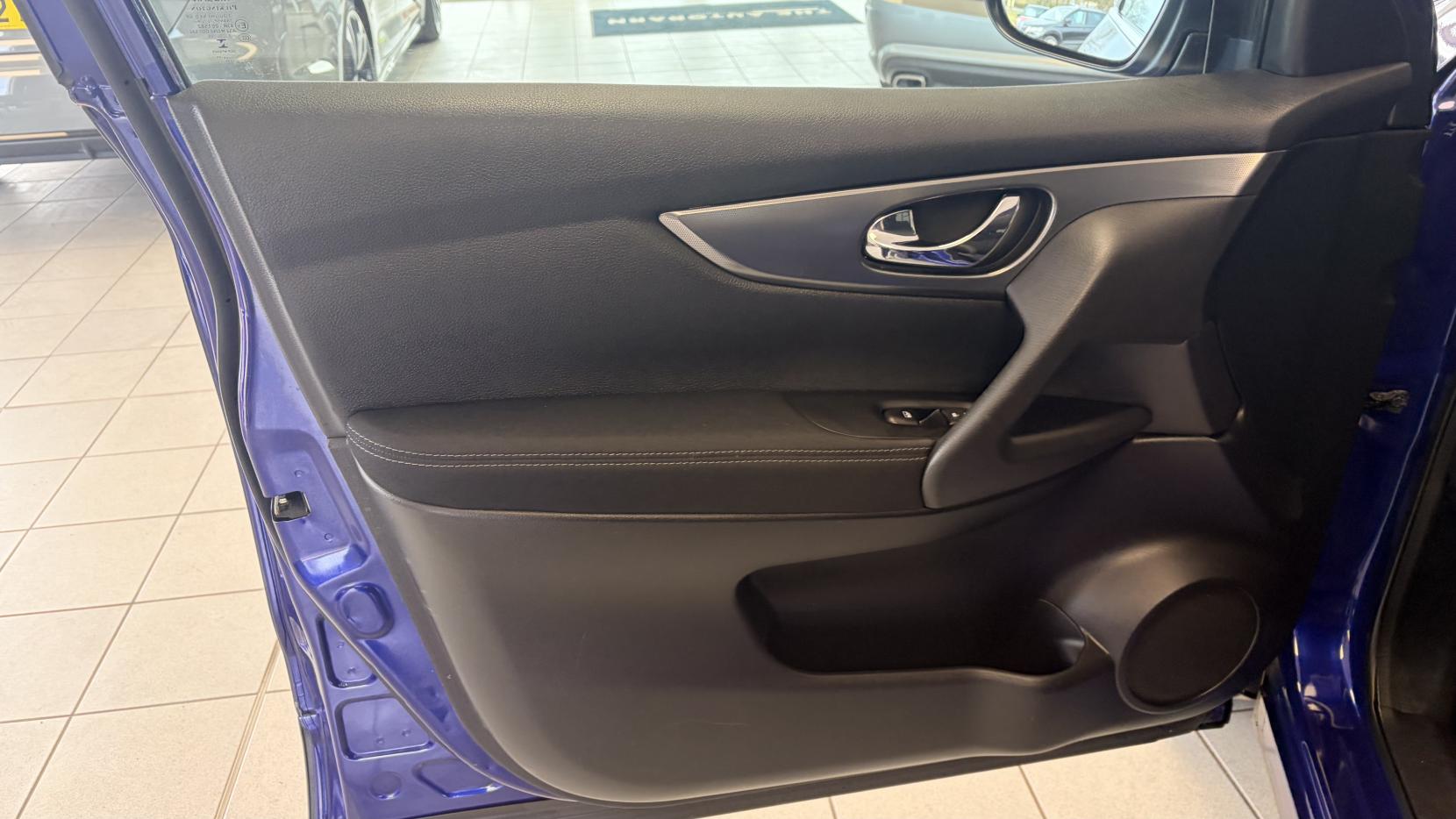 Nissan Qashqai 1.6 dCi N-Connecta SUV 5dr Diesel Manual 4WD Euro 6 (s/s) (130 ps)