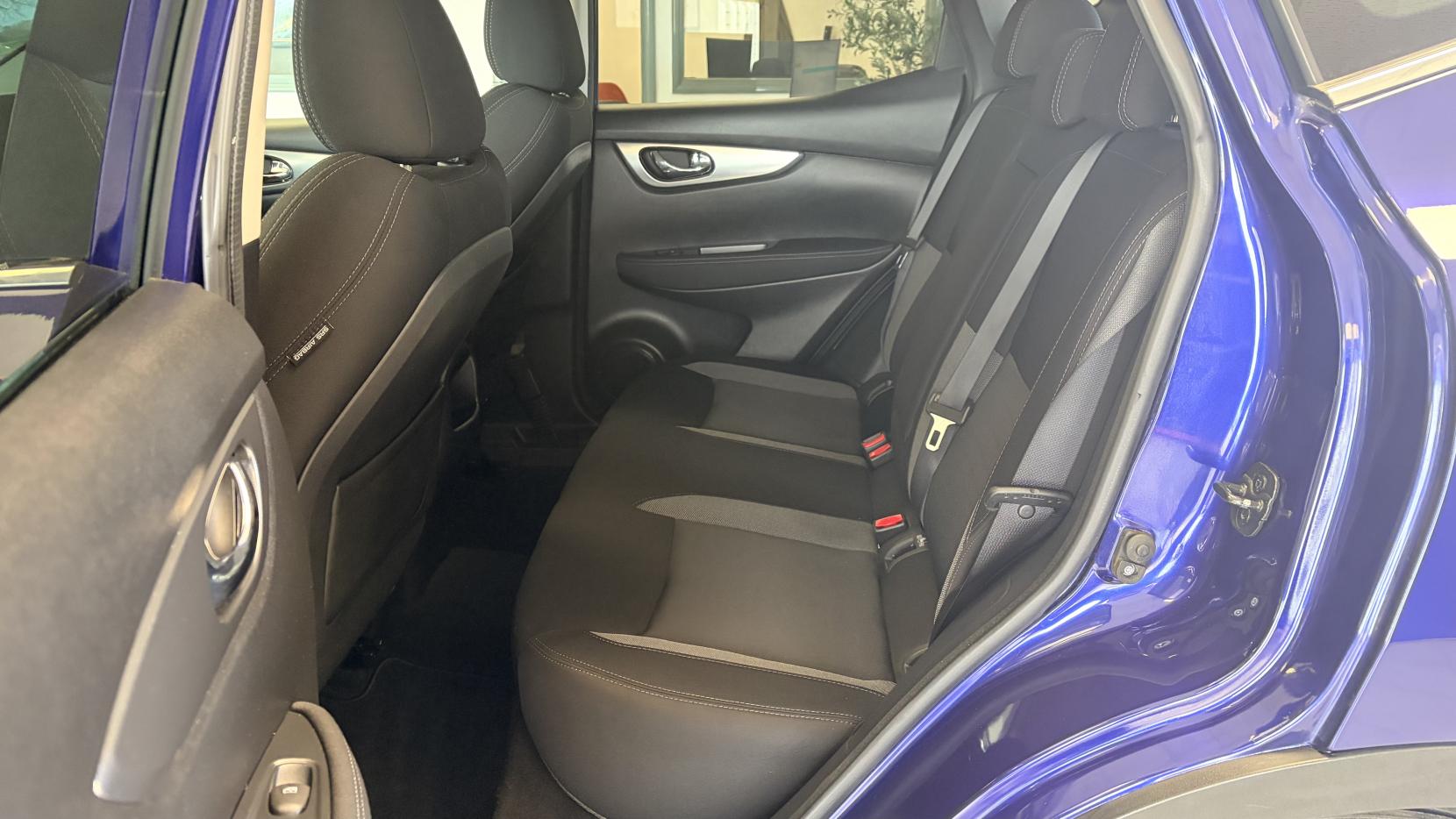 Nissan Qashqai 1.6 dCi N-Connecta SUV 5dr Diesel Manual 4WD Euro 6 (s/s) (130 ps)