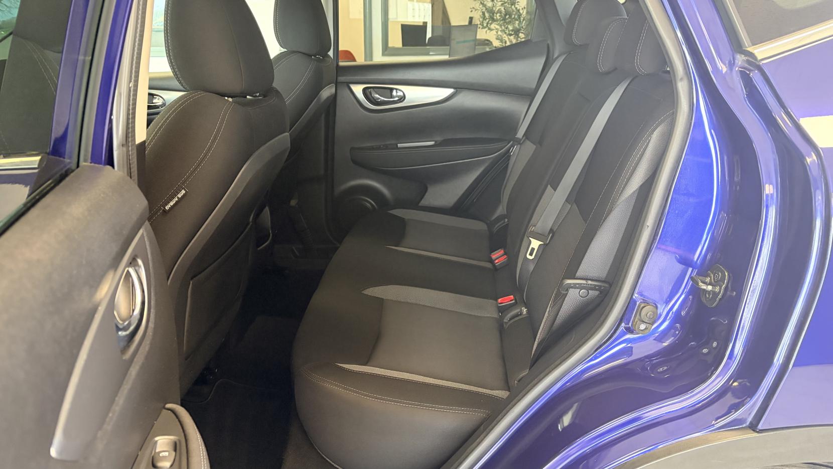 Nissan Qashqai 1.6 dCi N-Connecta SUV 5dr Diesel Manual 4WD Euro 6 (s/s) (130 ps)