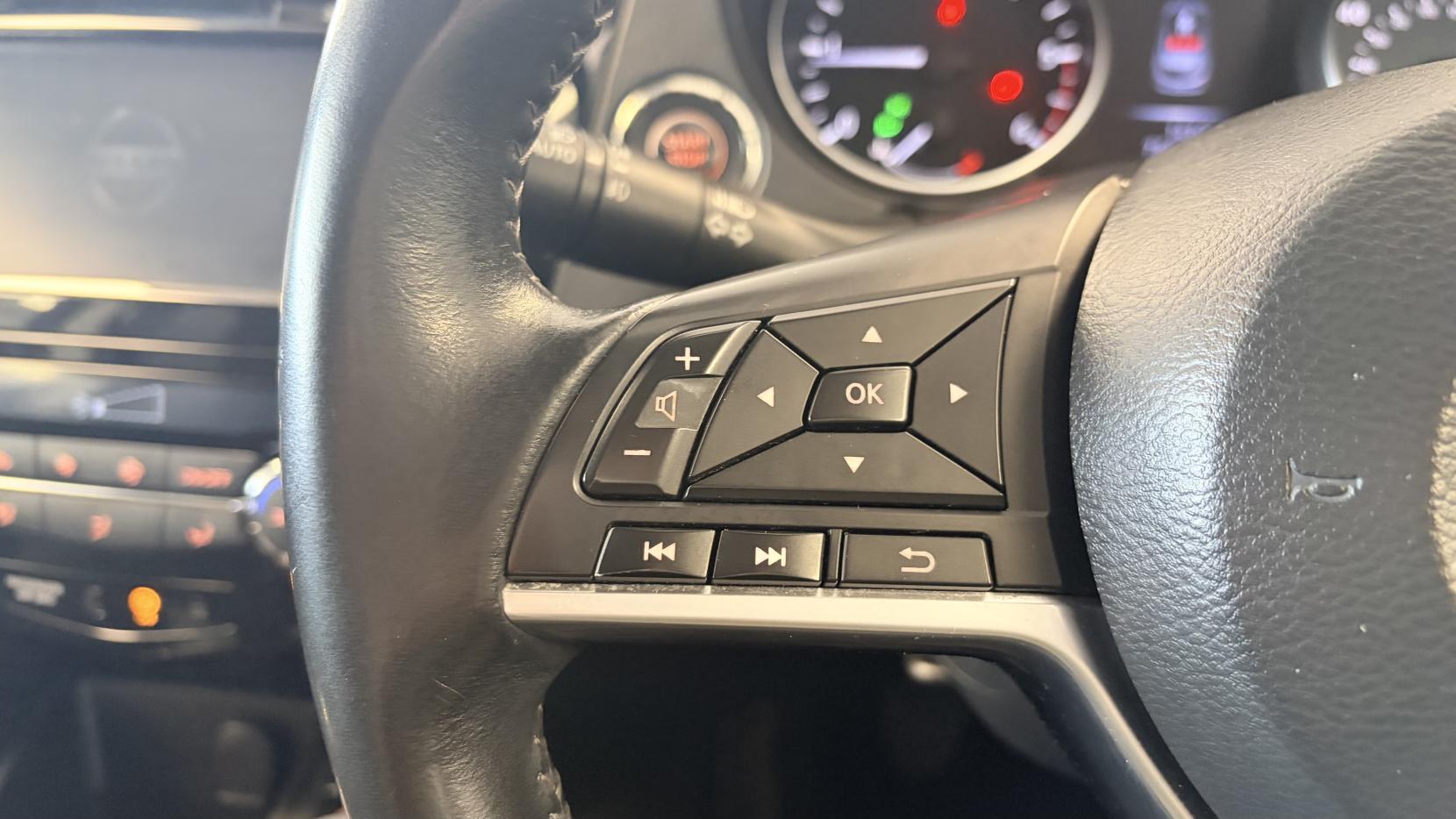 Nissan Qashqai 1.6 dCi N-Connecta SUV 5dr Diesel Manual 4WD Euro 6 (s/s) (130 ps)