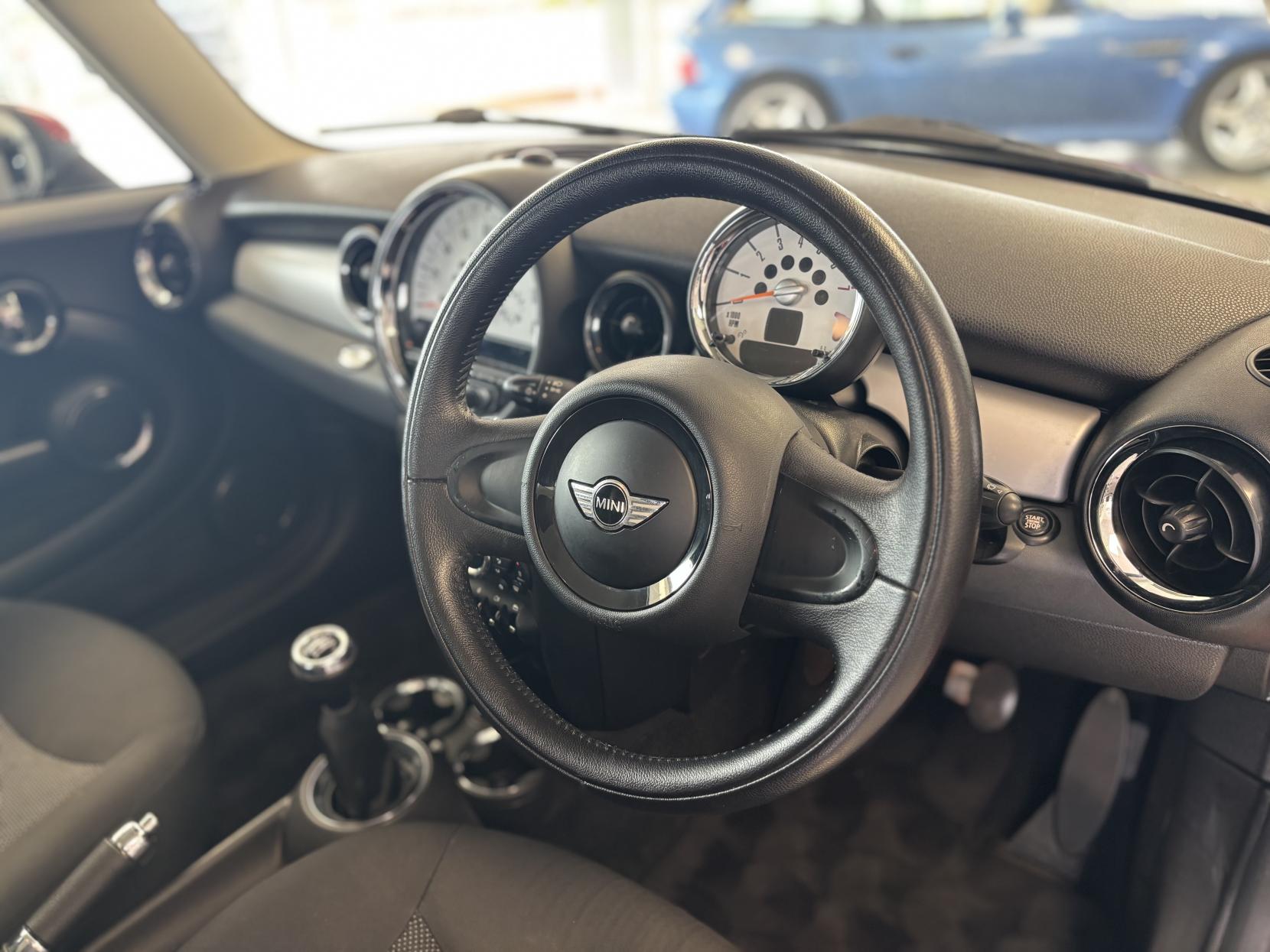 MINI Hatch 1.6 One Hatchback 3dr Petrol Manual Euro 5 (98 ps)