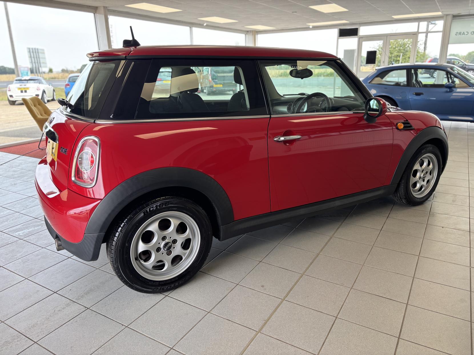 MINI Hatch 1.6 One Hatchback 3dr Petrol Manual Euro 5 (98 ps)