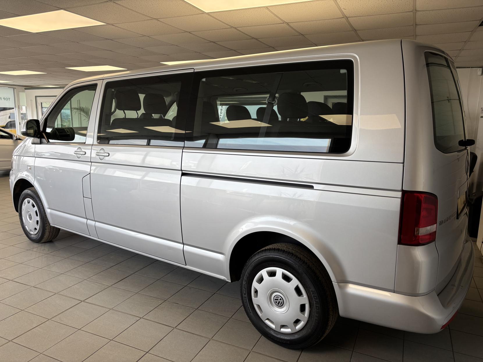 Volkswagen Transporter Shuttle 2.0 TD T30 SE Minibus 4dr Diesel Manual L3 H1 (198 g/km, 138 bhp)