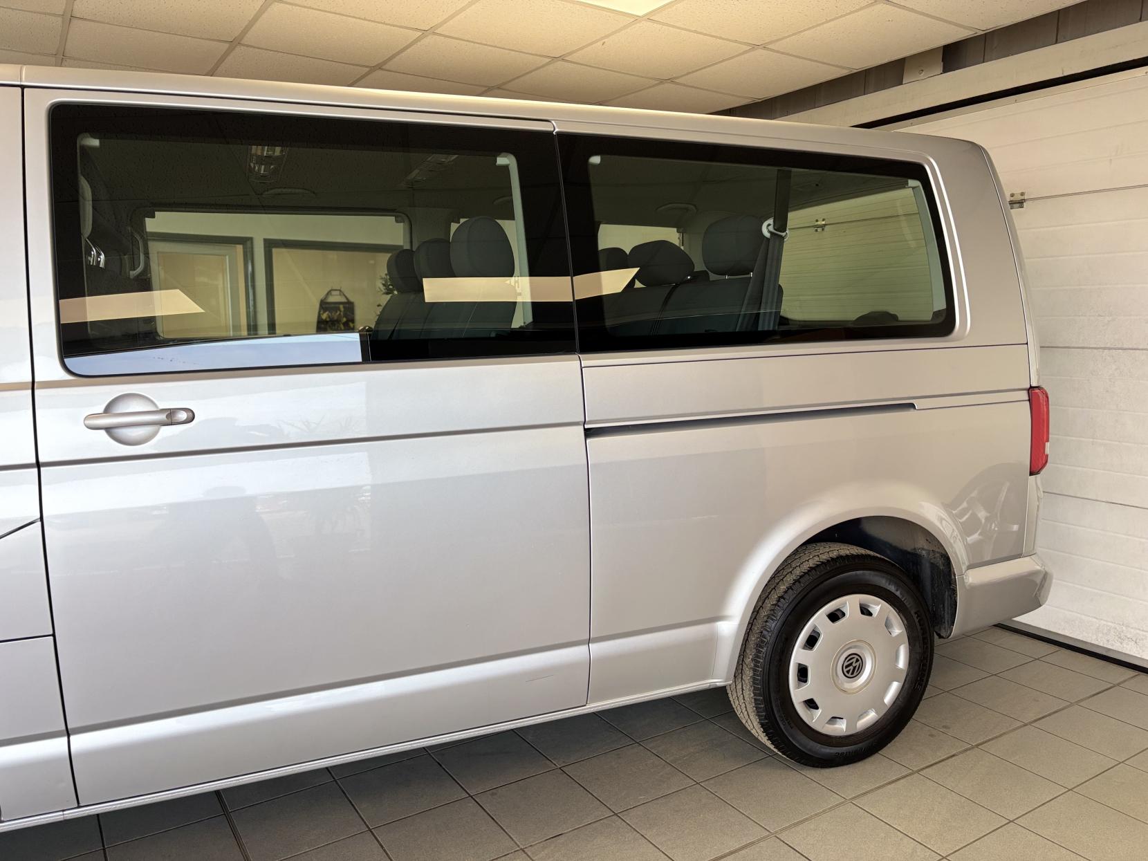 Volkswagen Transporter Shuttle 2.0 TD T30 SE Minibus 4dr Diesel Manual L3 H1 (198 g/km, 138 bhp)