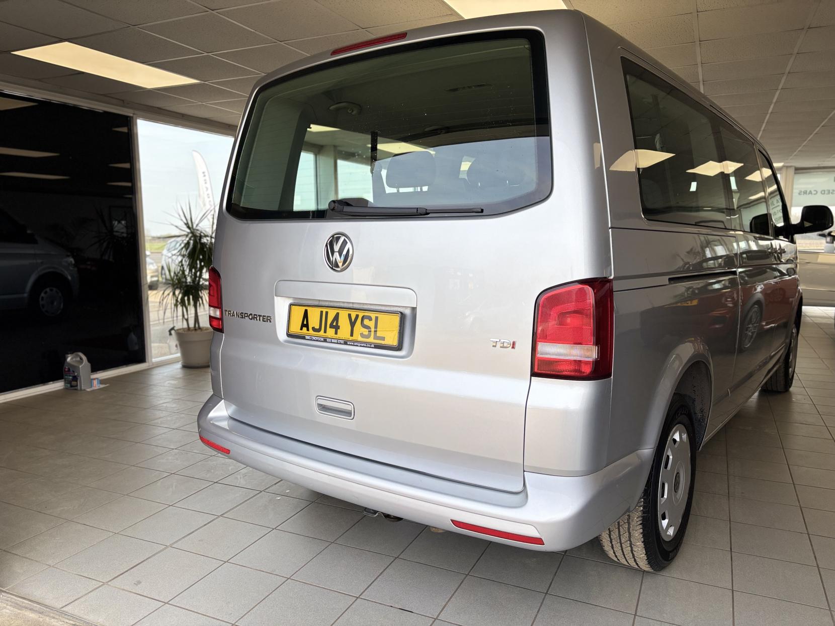 Volkswagen Transporter Shuttle 2.0 TD T30 SE Minibus 4dr Diesel Manual L3 H1 (198 g/km, 138 bhp)