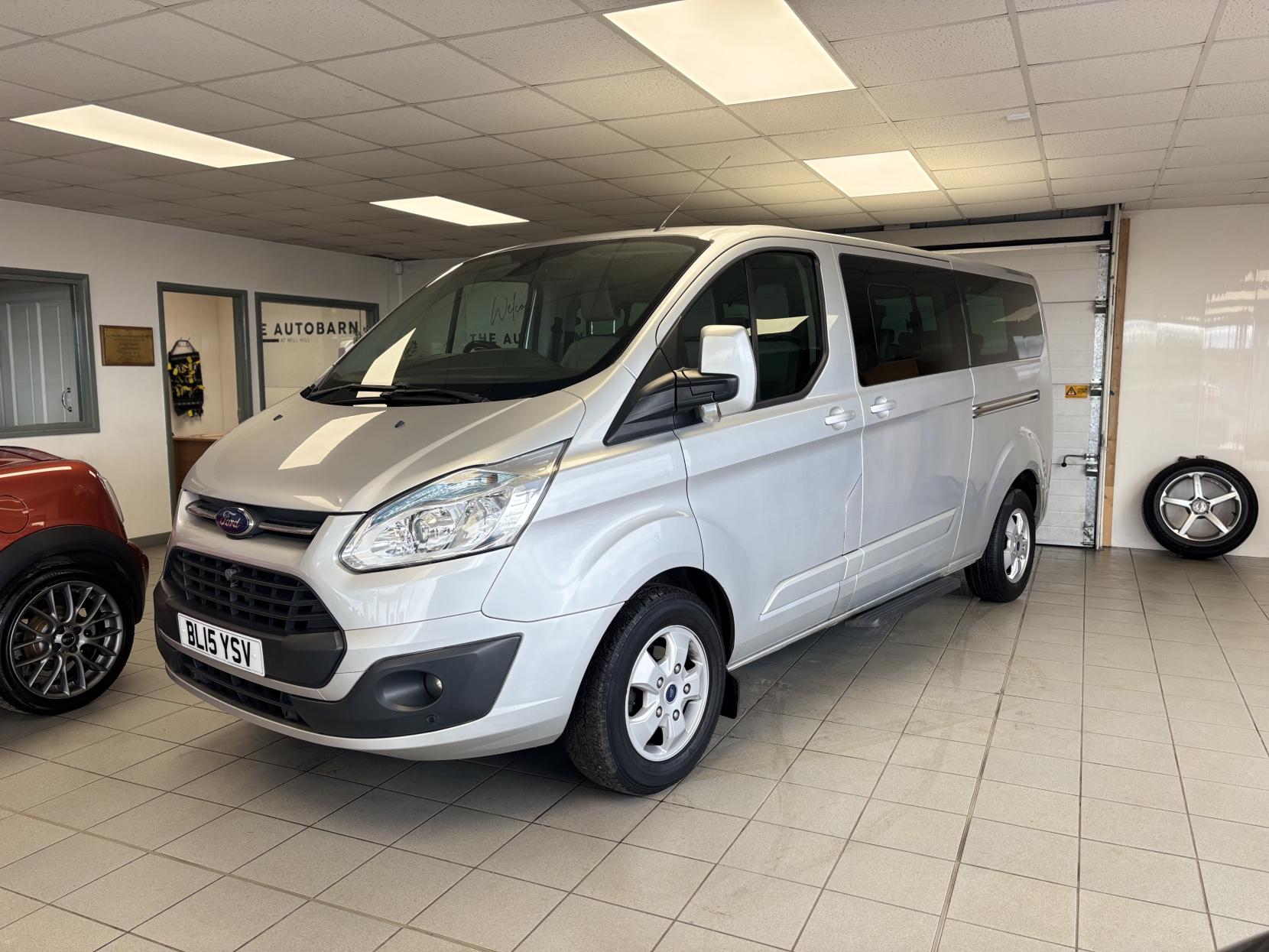 Ford Tourneo Custom 2.2 300 TDCi Limited Minibus Double Cab 5dr Diesel Manual L2 Euro 5 (s/s) (125 ps)