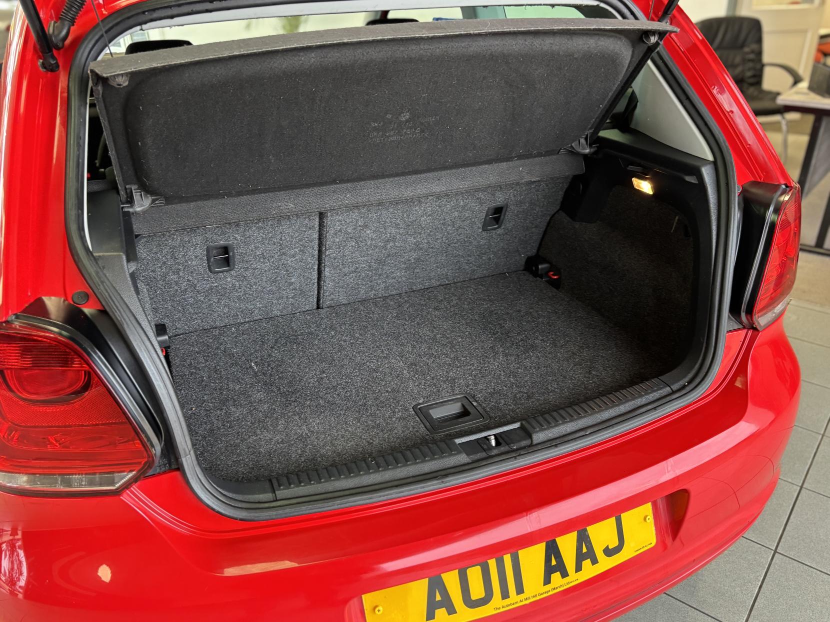Volkswagen Polo 1.2 Moda Hatchback 3dr Petrol Manual Euro 5 (70 ps)