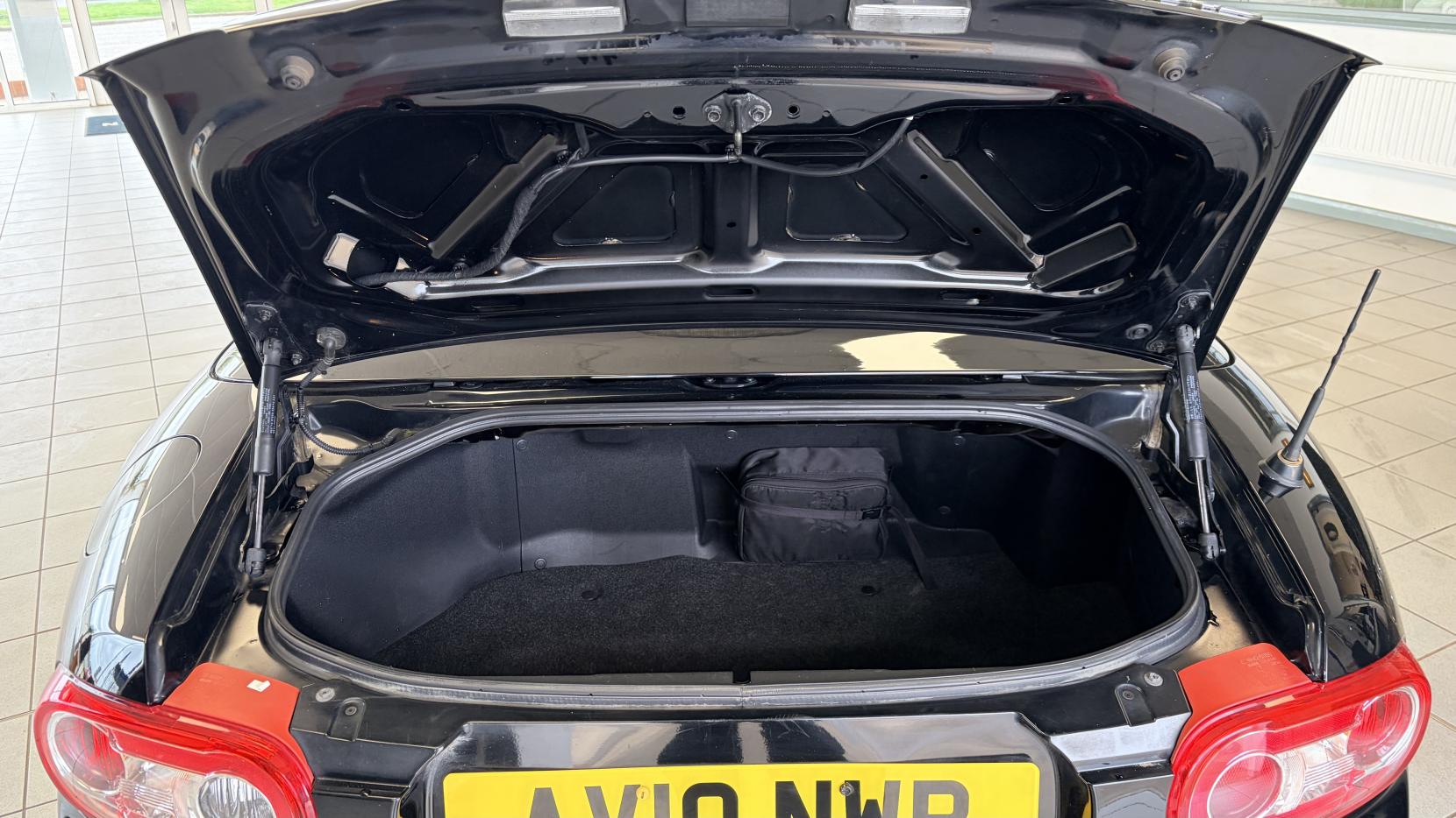 Mazda MX-5 2.0i Sport Tech Convertible 2dr Petrol Manual Euro 4 (160 ps)