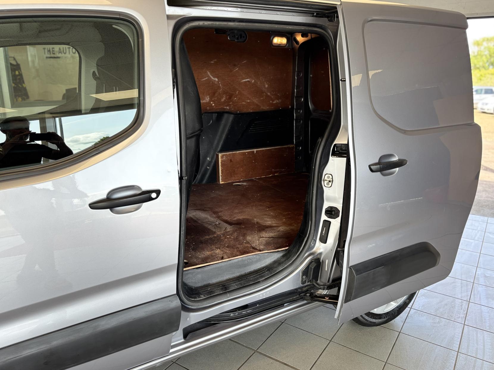 Vauxhall Combo 1.5 Turbo D 2000 Sportive Panel Van 4dr Diesel Manual L1 H1 Euro 6 (s/s) (130 ps)