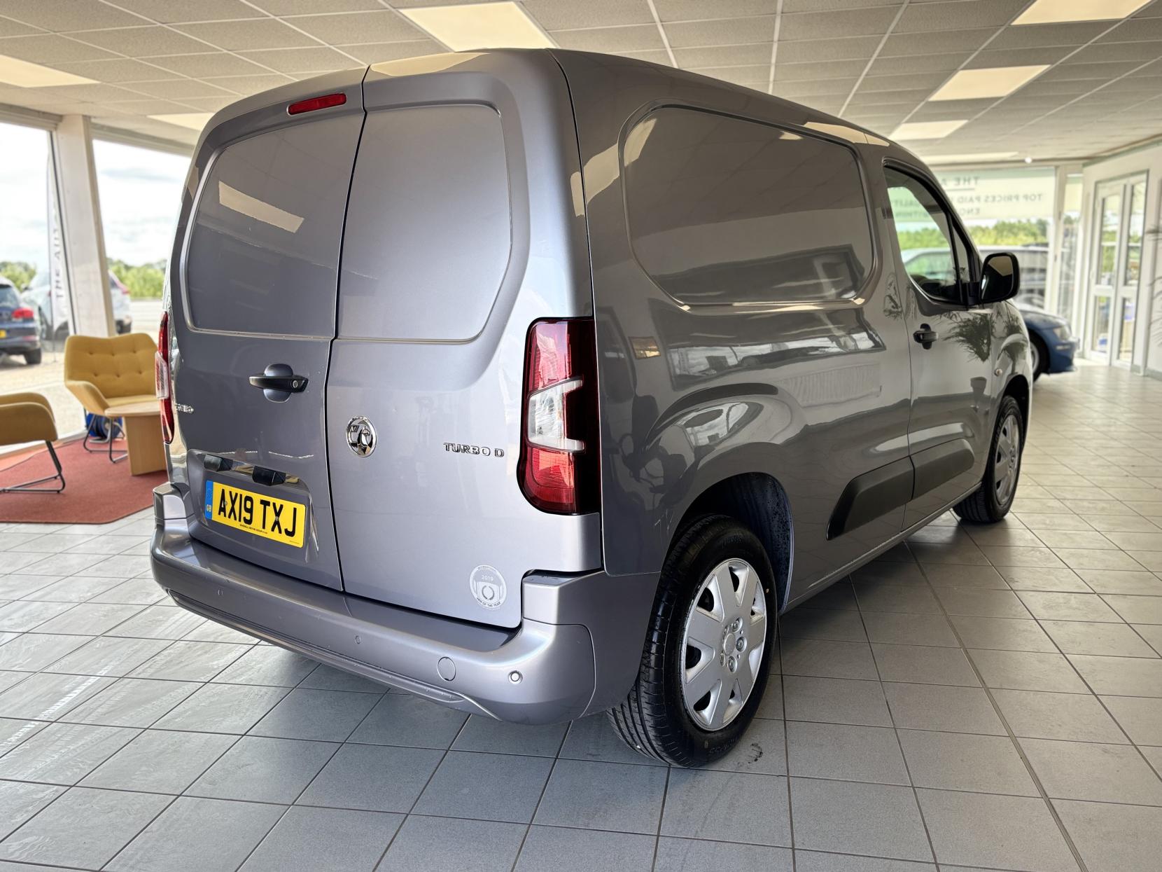 Vauxhall Combo 1.5 Turbo D 2000 Sportive Panel Van 4dr Diesel Manual L1 H1 Euro 6 (s/s) (130 ps)
