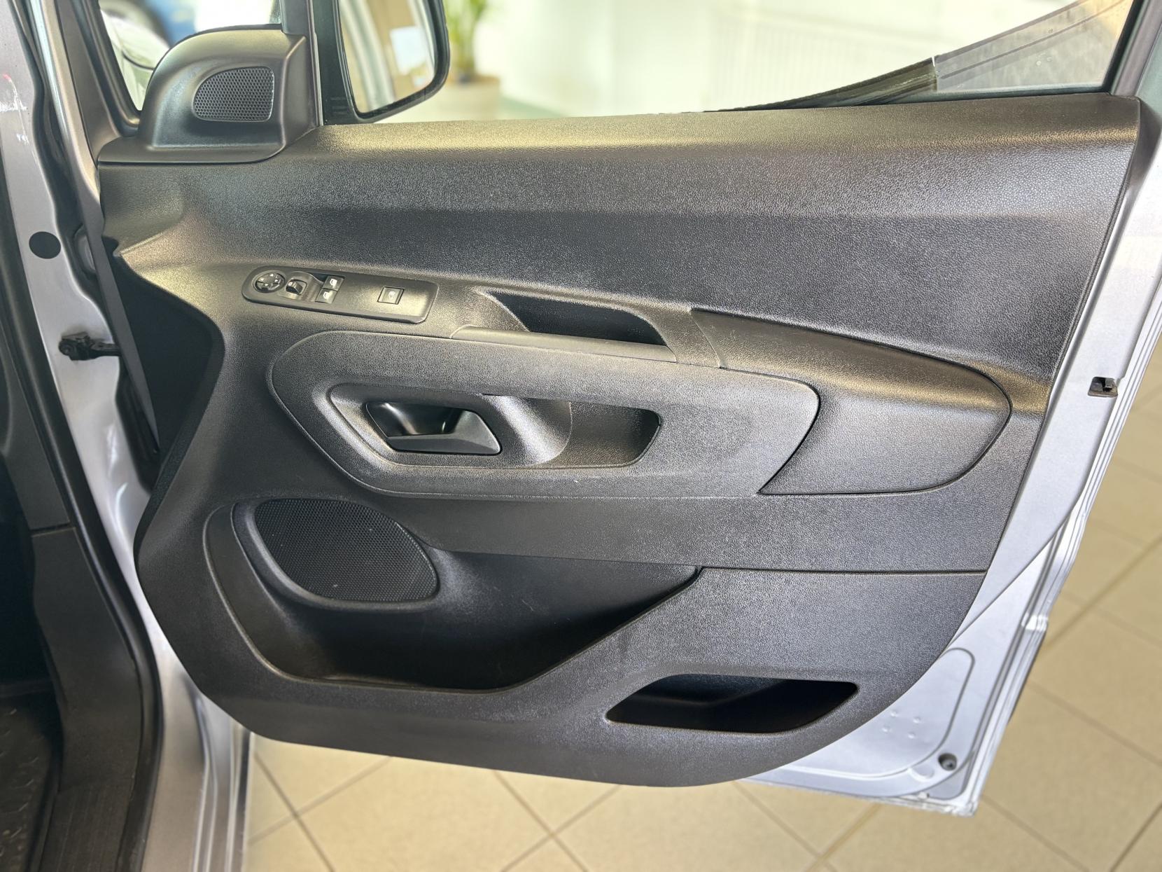 Vauxhall Combo 1.5 Turbo D 2000 Sportive Panel Van 4dr Diesel Manual L1 H1 Euro 6 (s/s) (130 ps)