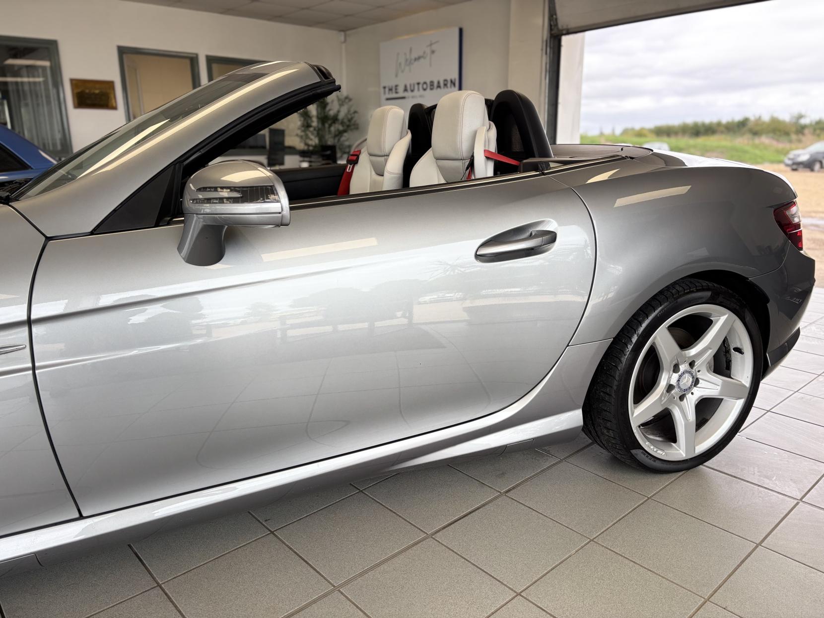 Mercedes-Benz SLK 1.8 SLK200 AMG Sport Convertible 2dr Petrol G-Tronic+ Euro 5 (s/s) (184 ps)
