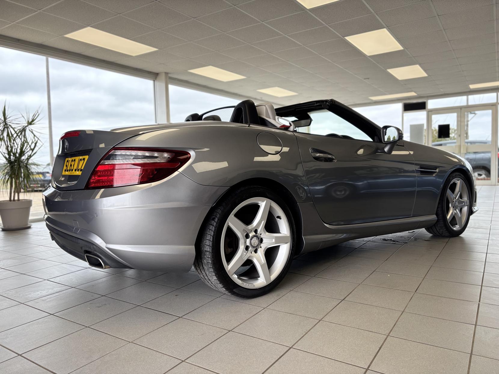Mercedes-Benz SLK 1.8 SLK200 AMG Sport Convertible 2dr Petrol G-Tronic+ Euro 5 (s/s) (184 ps)
