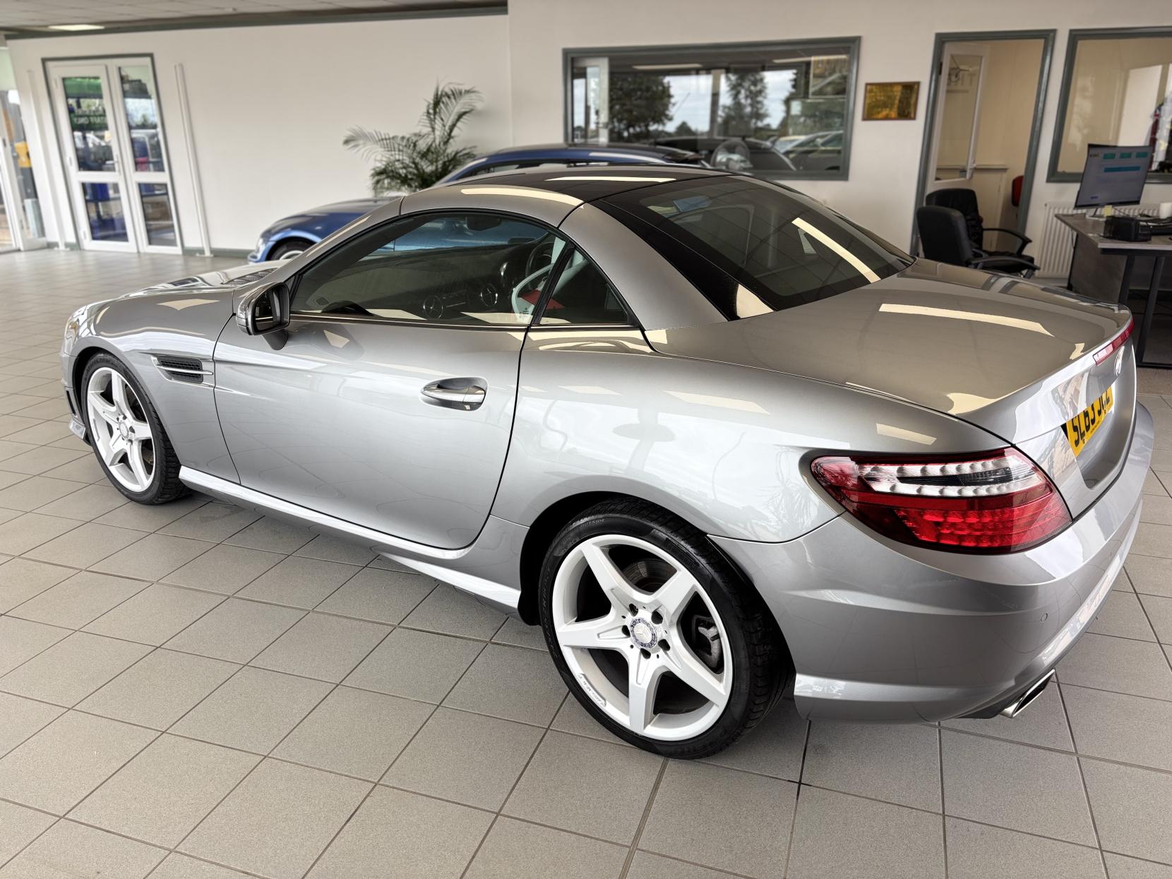 Mercedes-Benz SLK 1.8 SLK200 AMG Sport Convertible 2dr Petrol G-Tronic+ Euro 5 (s/s) (184 ps)